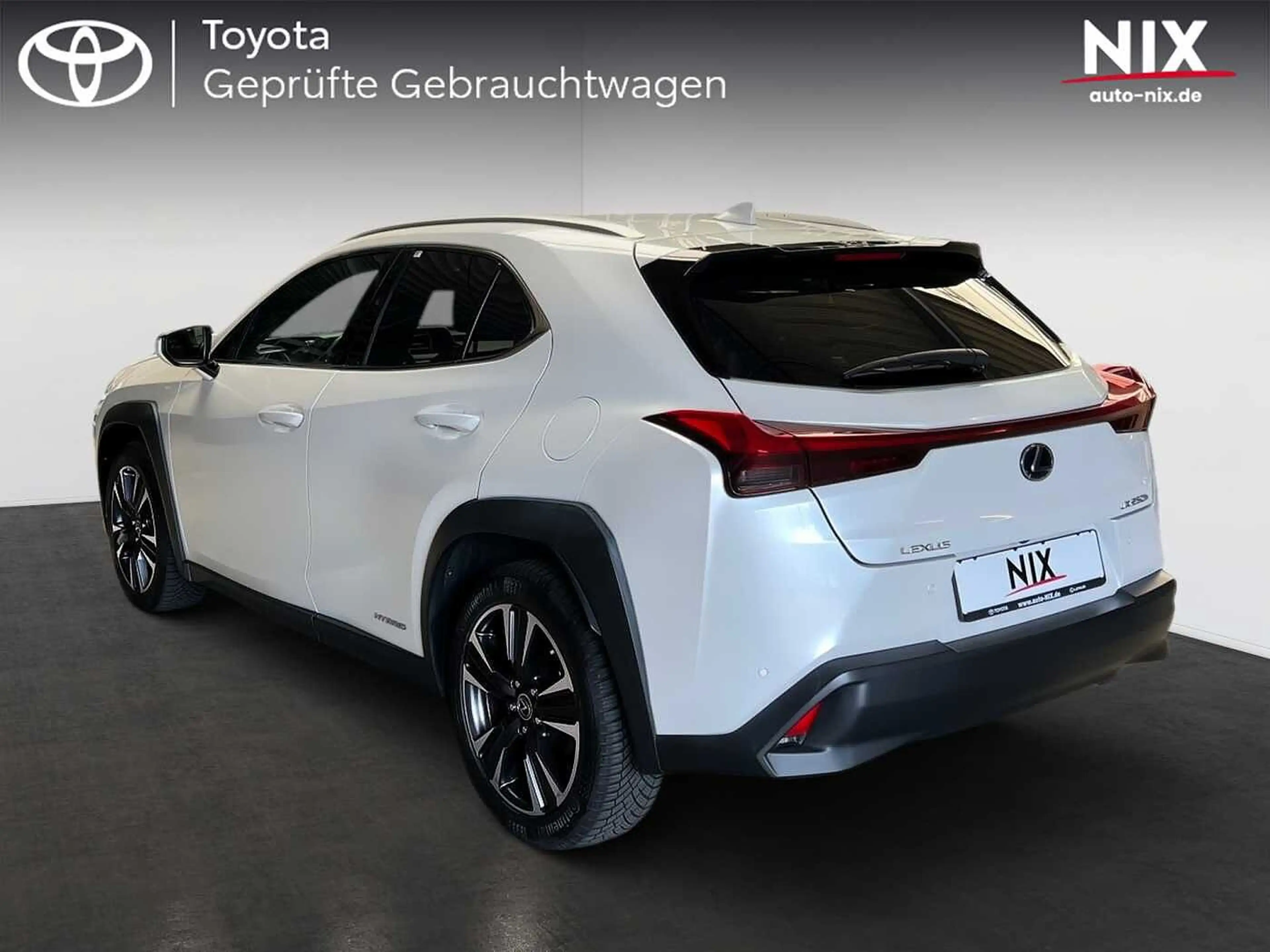 Lexus UX 250h 2.0 Hybrid Style Edition — photo 2