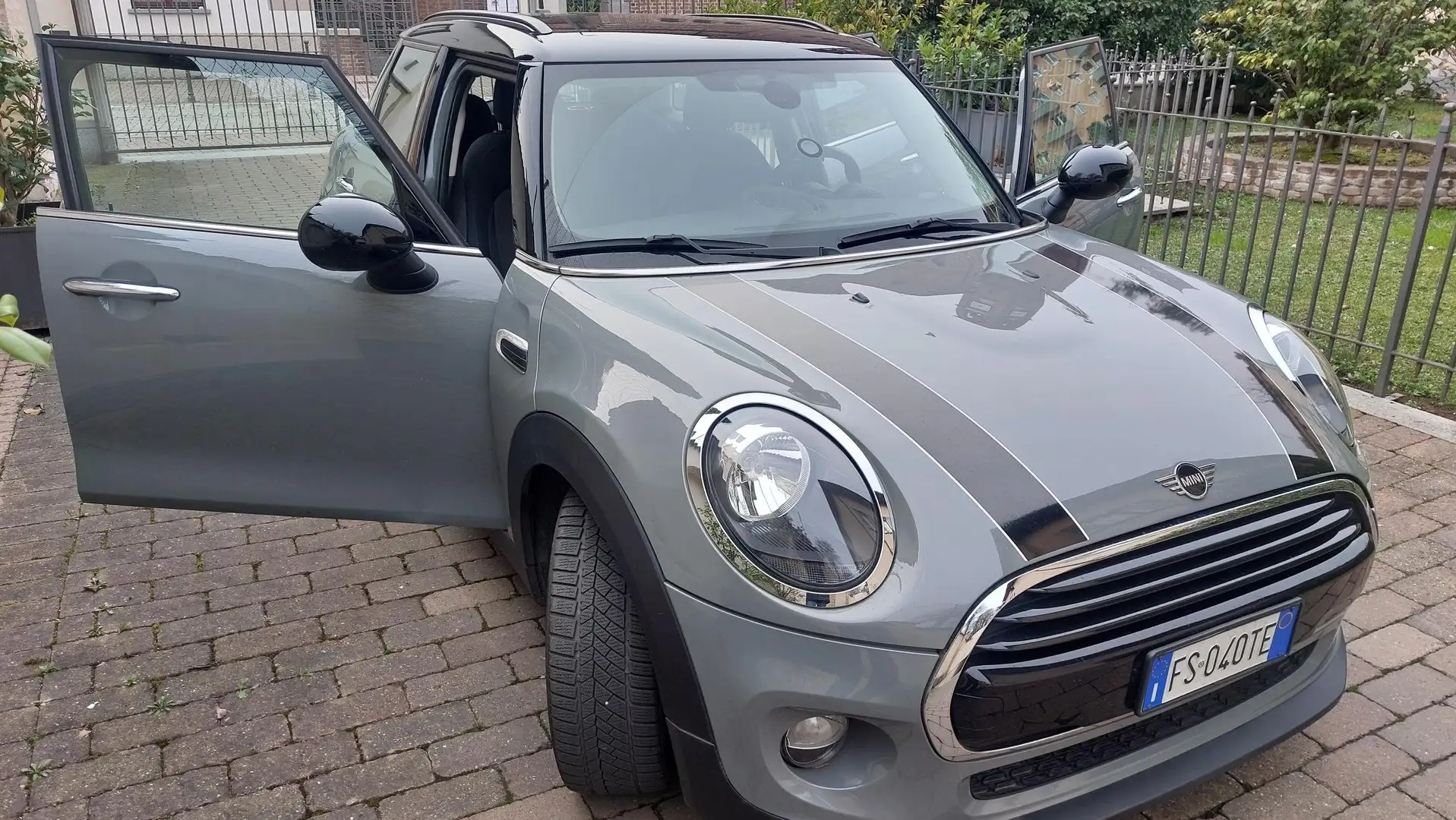 MINI Cooper Mini 5p 1.5 Cooper auto Grigio - 1