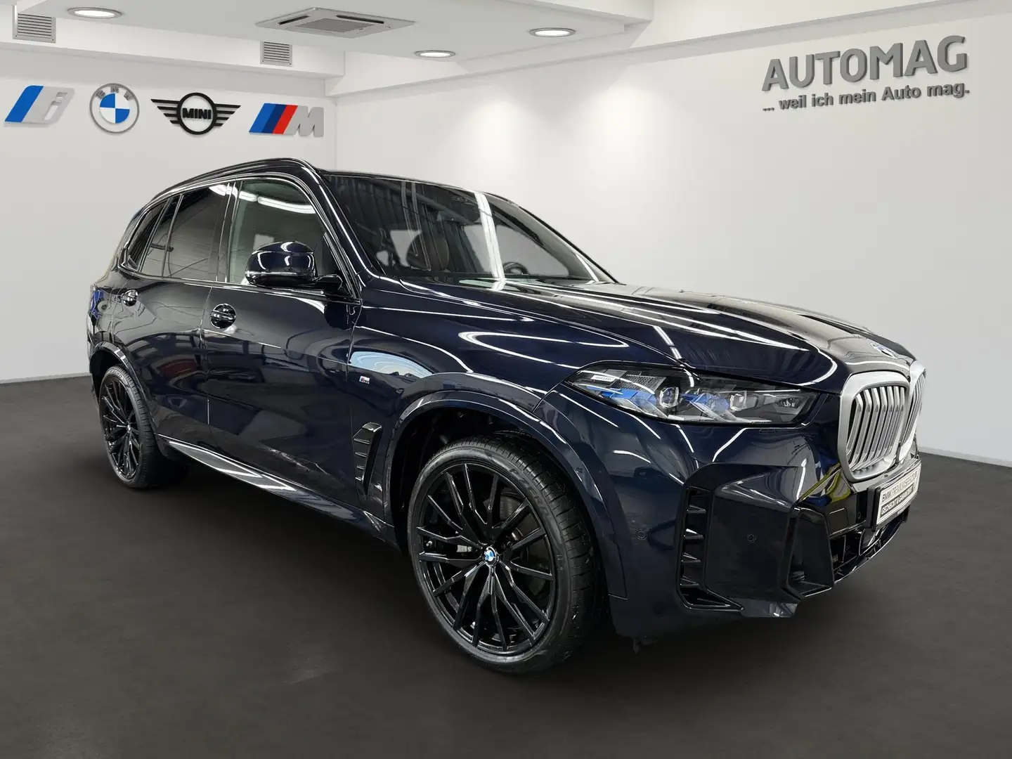 BMW X5 xDrive30d M-Sport*22"*AHK*Panoramadach*SoftClose*H Schwarz - 2