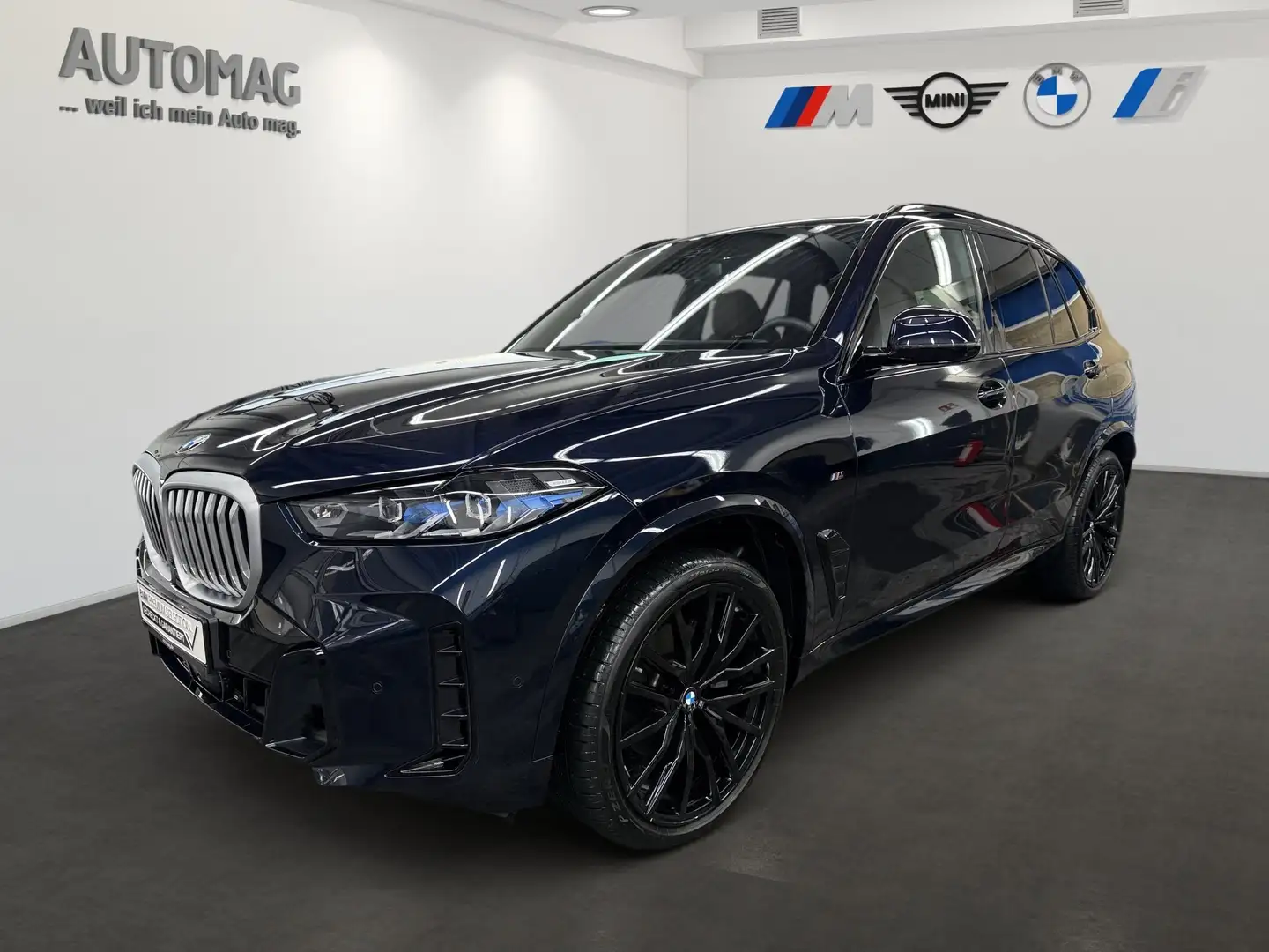 BMW X5 xDrive30d M-Sport*22"*AHK*Panoramadach*SoftClose*H Schwarz - 1