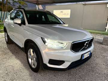 XC40 1.5 t3 R-design 163cv auto my21