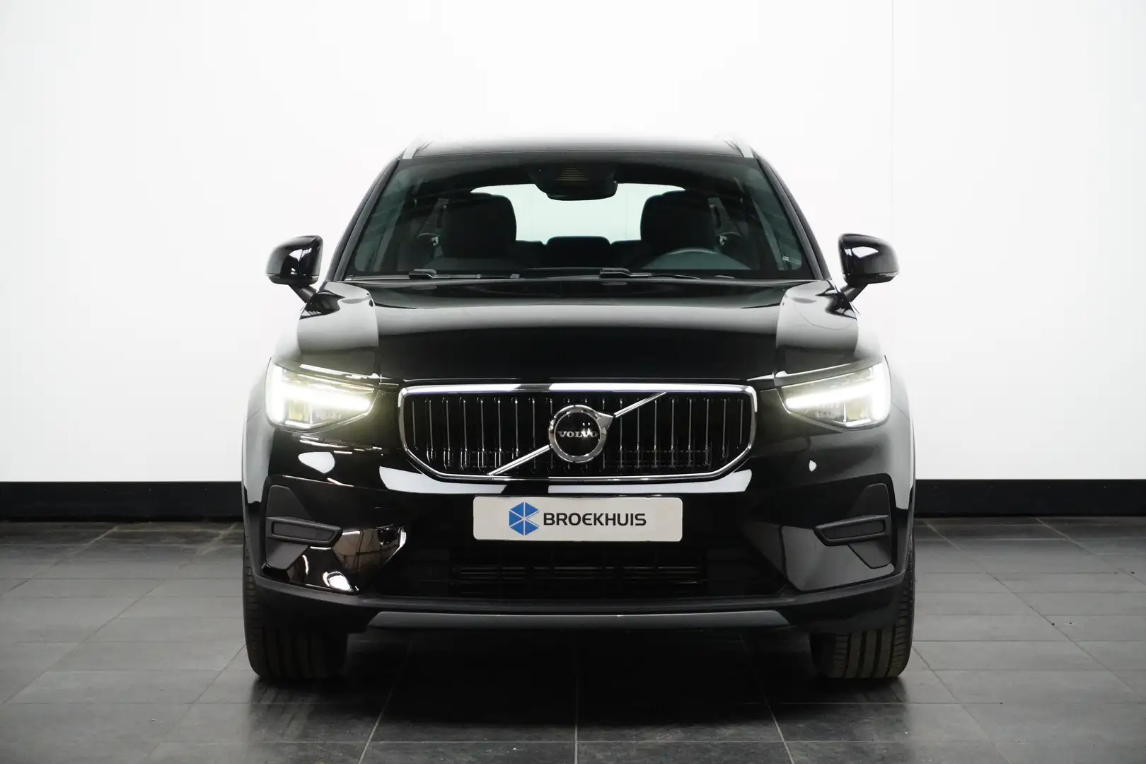 Volvo XC40 1.5 T4 Recharge Inscription Expression | Elektrisc Zwart - 2