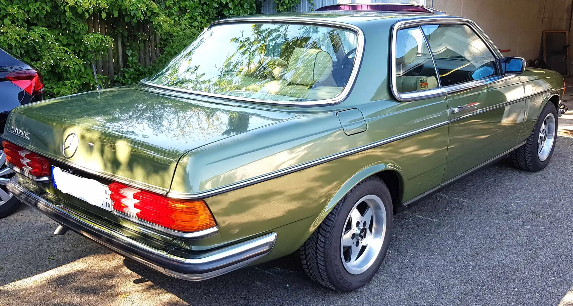 Mercedes-Benz CE 230 W123C Grün - 1