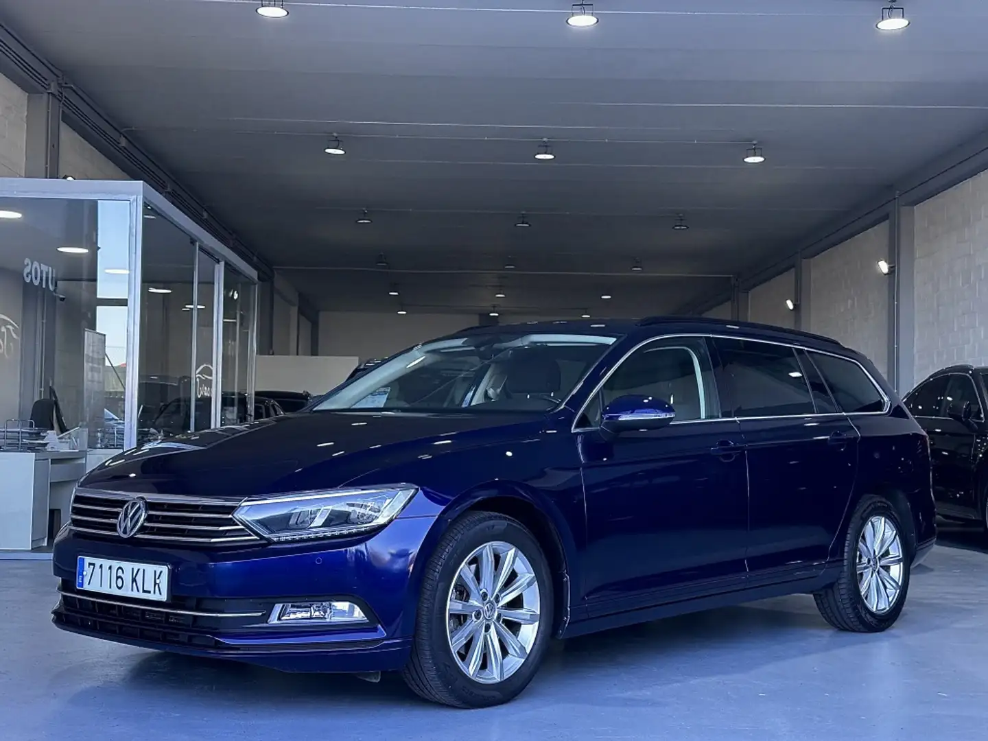 Volkswagen Passat Variant 1.6TDI Advance 88kW Bleu - 1