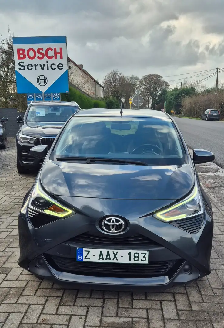 Toyota Aygo Aygo 1.0i VVT-i x-play II AUTOMATIQUE Серый - 2
