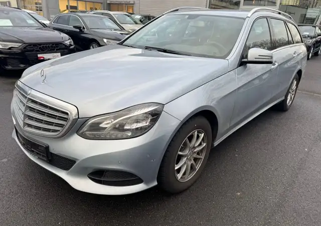 Mercedes-Benz E 200 E T-Modell E 200 BlueTec/LED/Navi/TÜV NEU