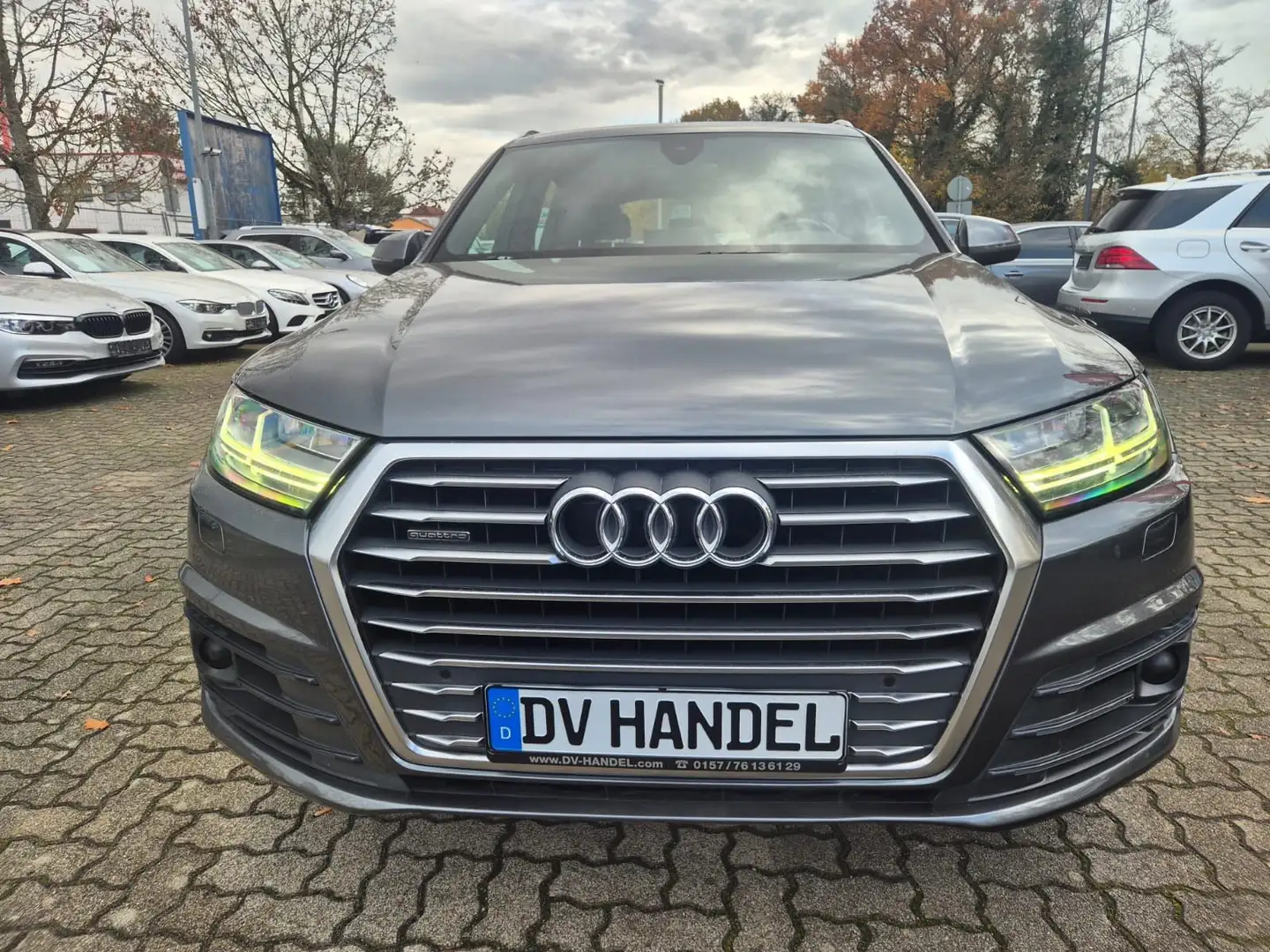 Audi Q7 3.0 TDI quattro *S Line/Navi/Panoramadach* Grau - 2