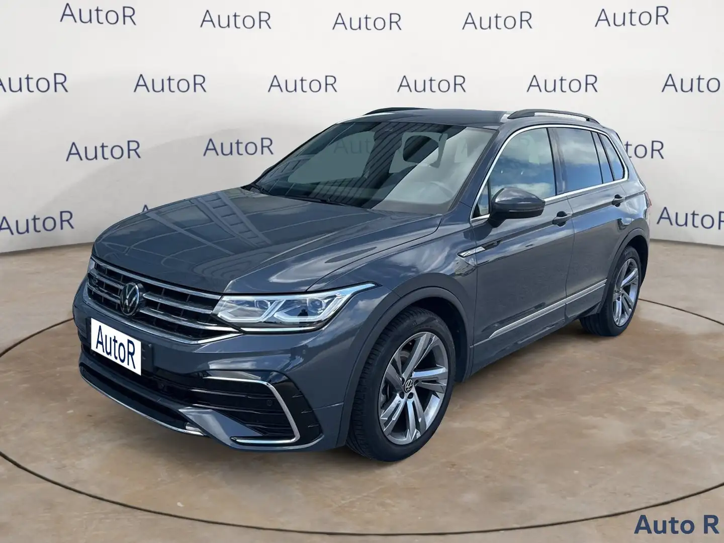Volkswagen Tiguan Tiguan 2.0 TDI 150 CV DSG R-Line Grijs - 1