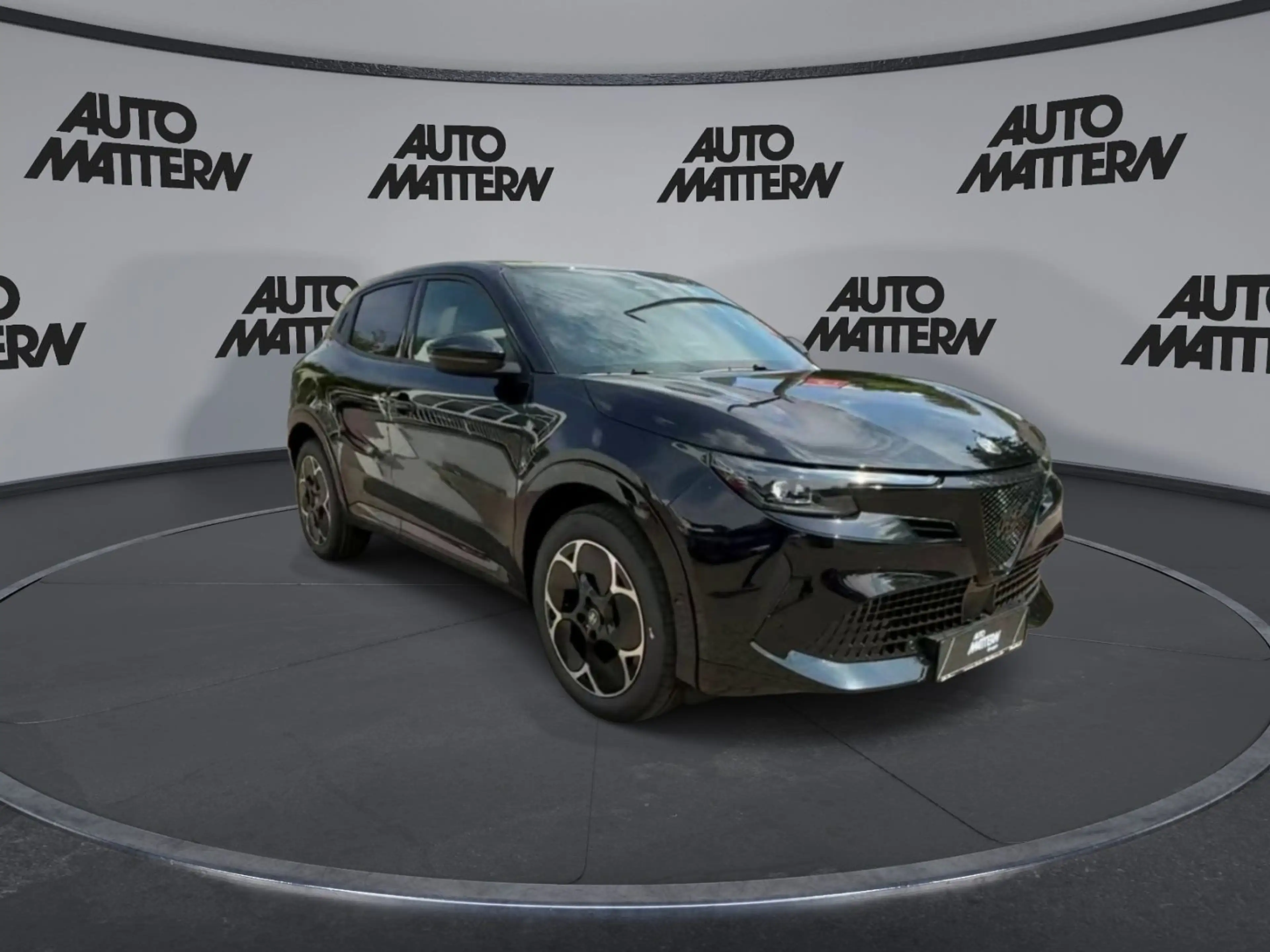 Alfa Romeo Junior 1.2 VGT Mild Hybrid Ti +18" +Tech-Paket — photo 2