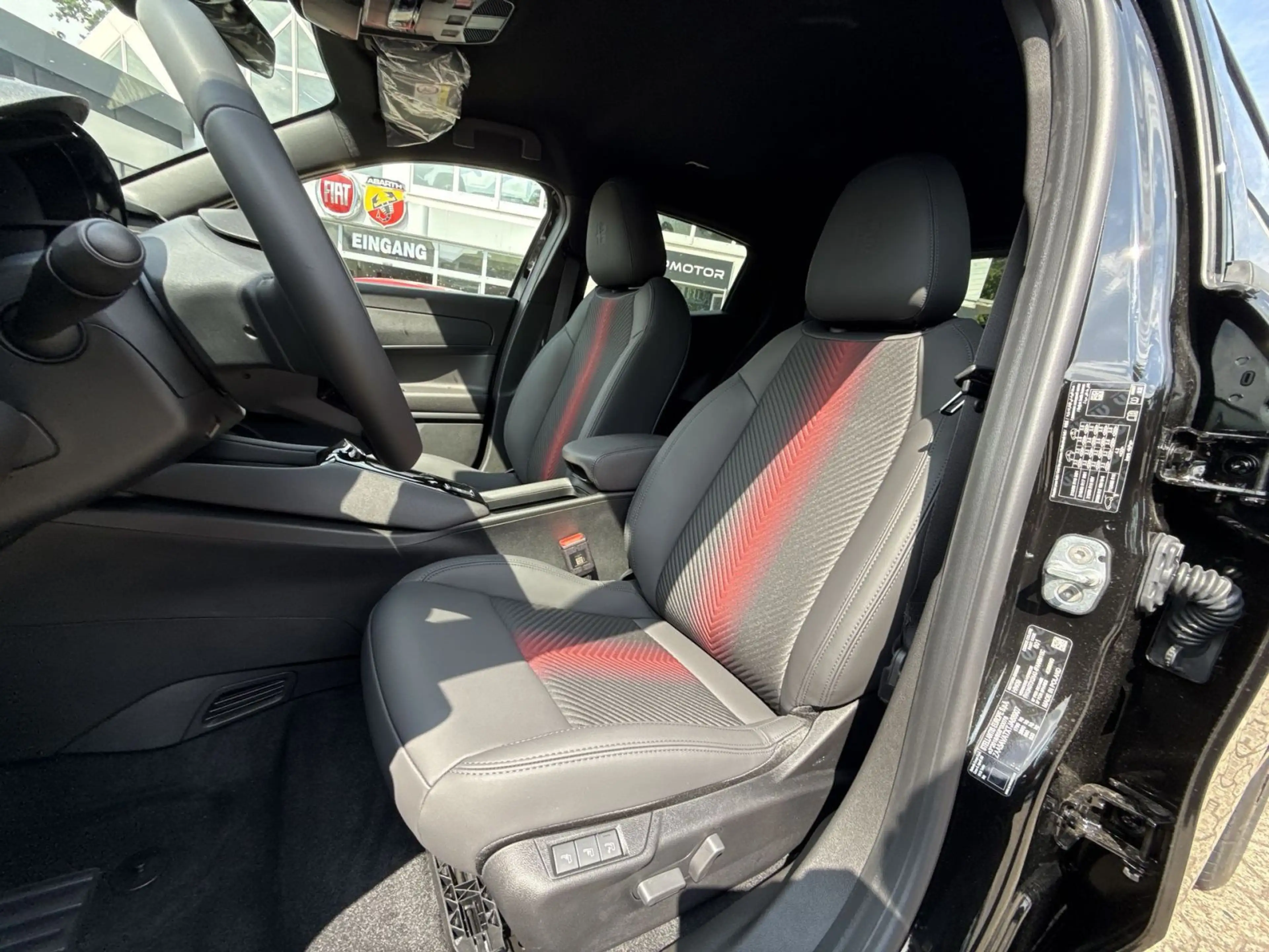 Alfa Romeo Junior 1.2 VGT Mild Hybrid Ti +18" +Tech-Paket — photo 15