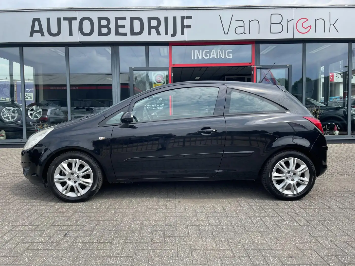 Opel Corsa 1.2-16V Enjoy | Automaat | Cruise | Elek. ramen Zwart - 2