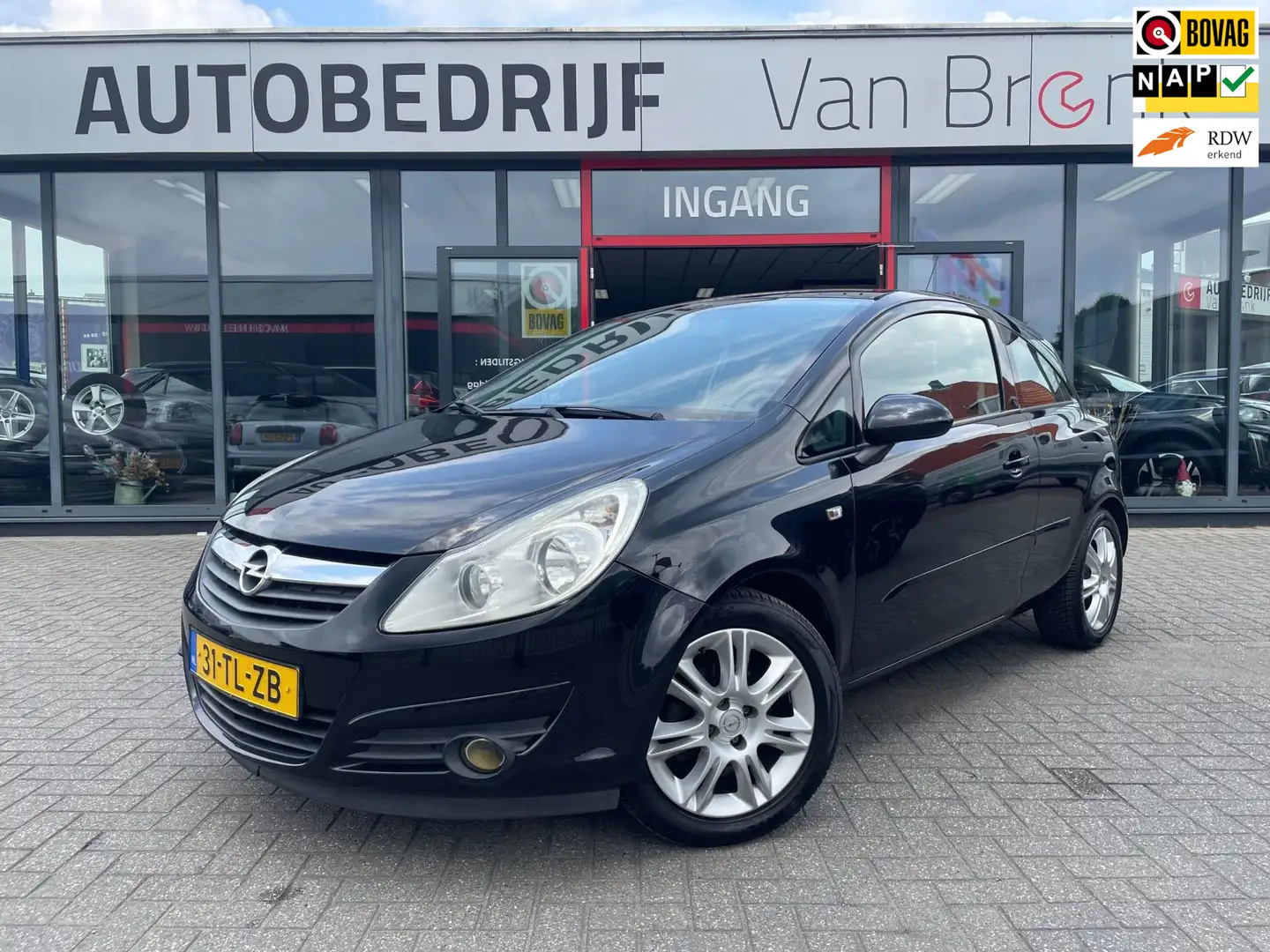 Opel Corsa 1.2-16V Enjoy | Automaat | Cruise | Elek. ramen Zwart - 1