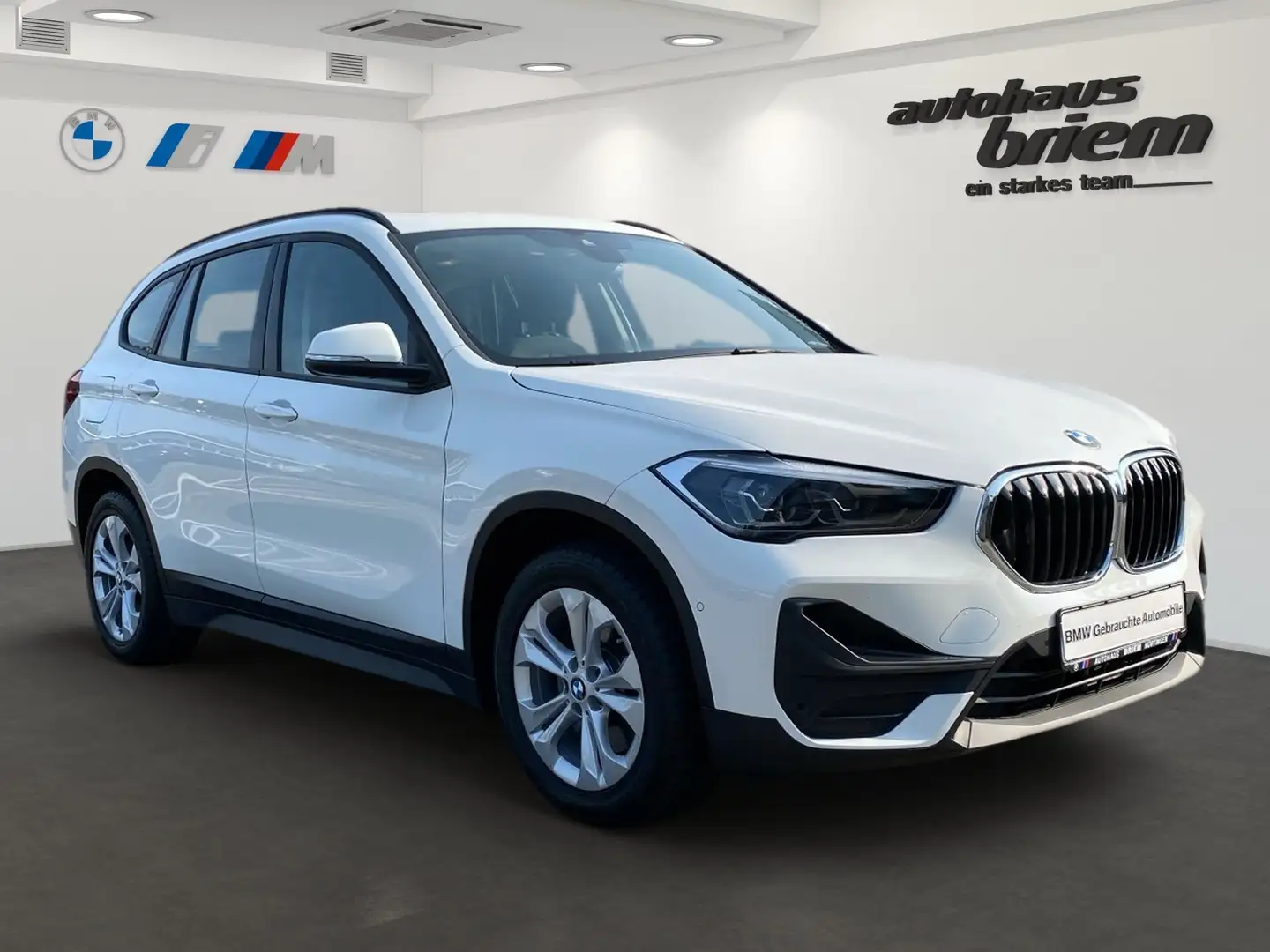 BMW X1 xDrive25e Advantage DAB LED Pano.Dach RFK Wit - 2
