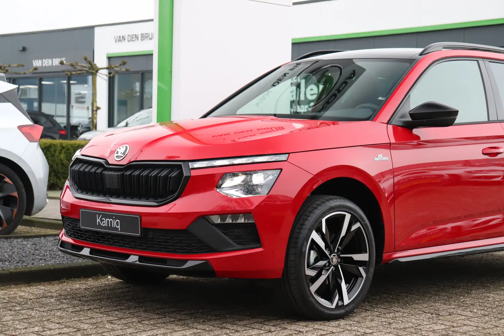 Skoda Kamiq 1.0 TSI Monte Carlo | Facelift | Navigatie | LED | Rood - 2