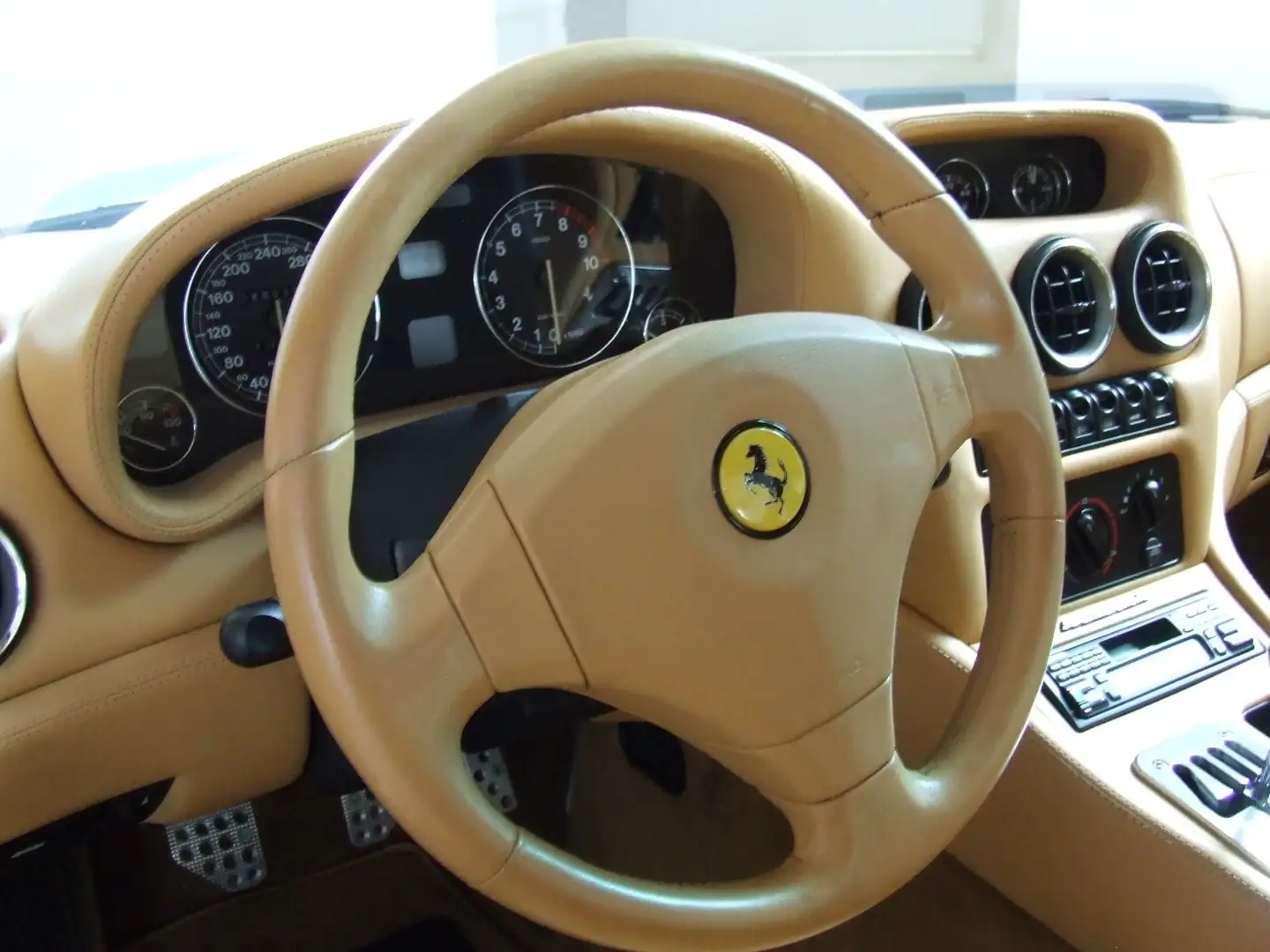 Ferrari 550 Maranello Red - 1