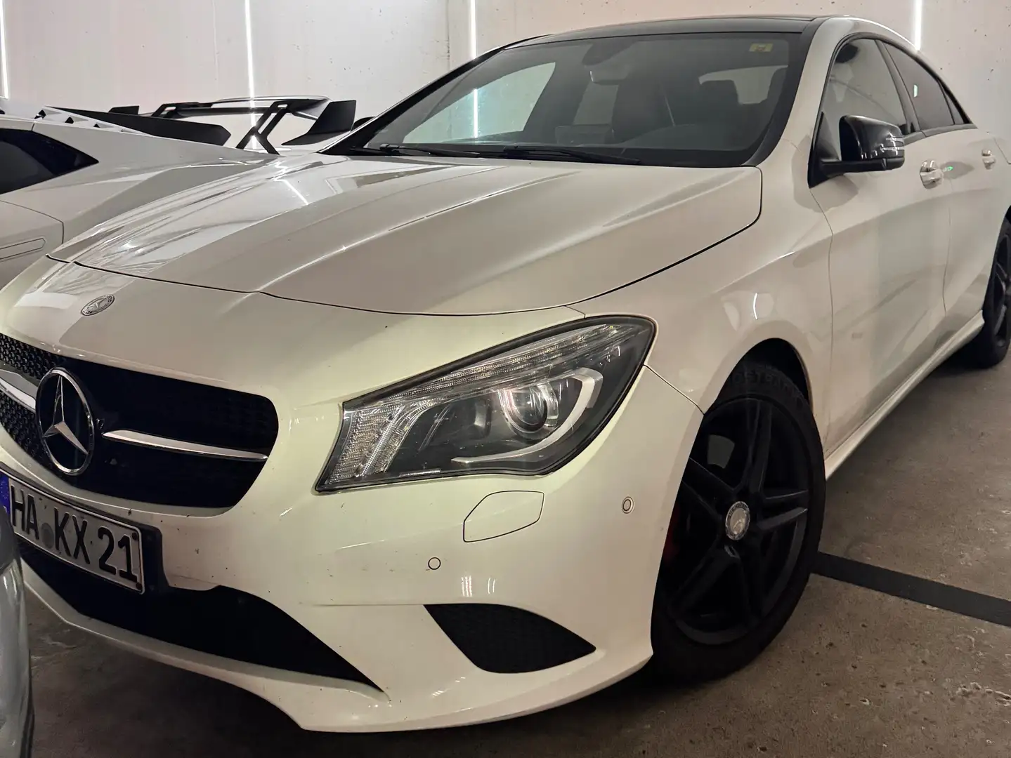 Mercedes-Benz CLA 180 CLA 180 Urban Білий - 1