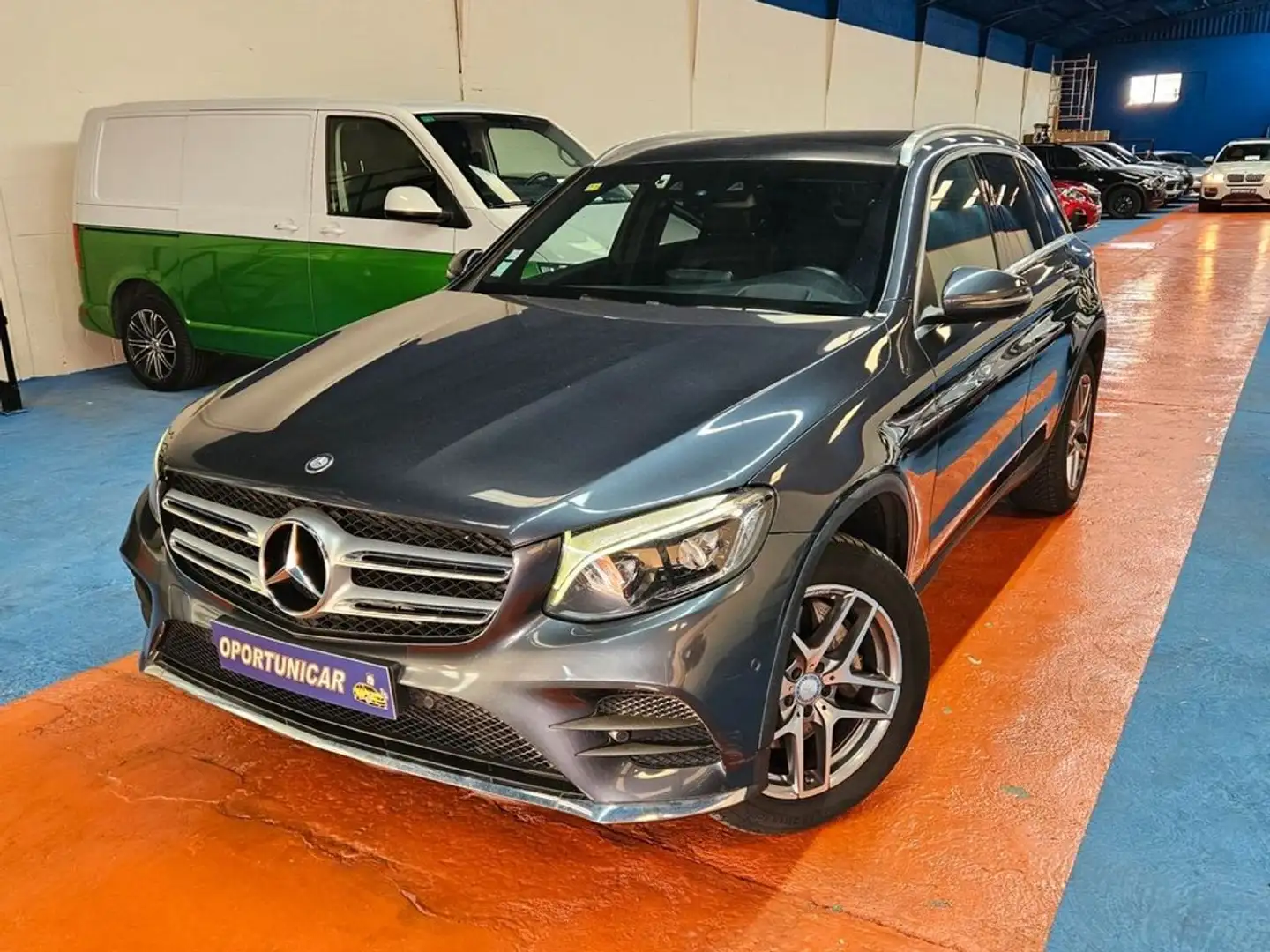 Mercedes-Benz GLC 250 d 4MATIC AMG Line Grijs - 2