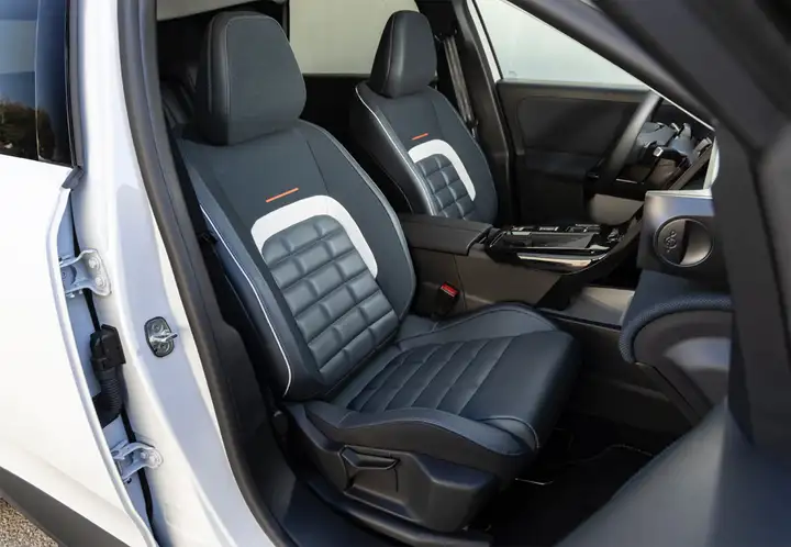 Citroën C5 Aircross Hybrid e-EAT8 Shine Pack 2023, foto 16