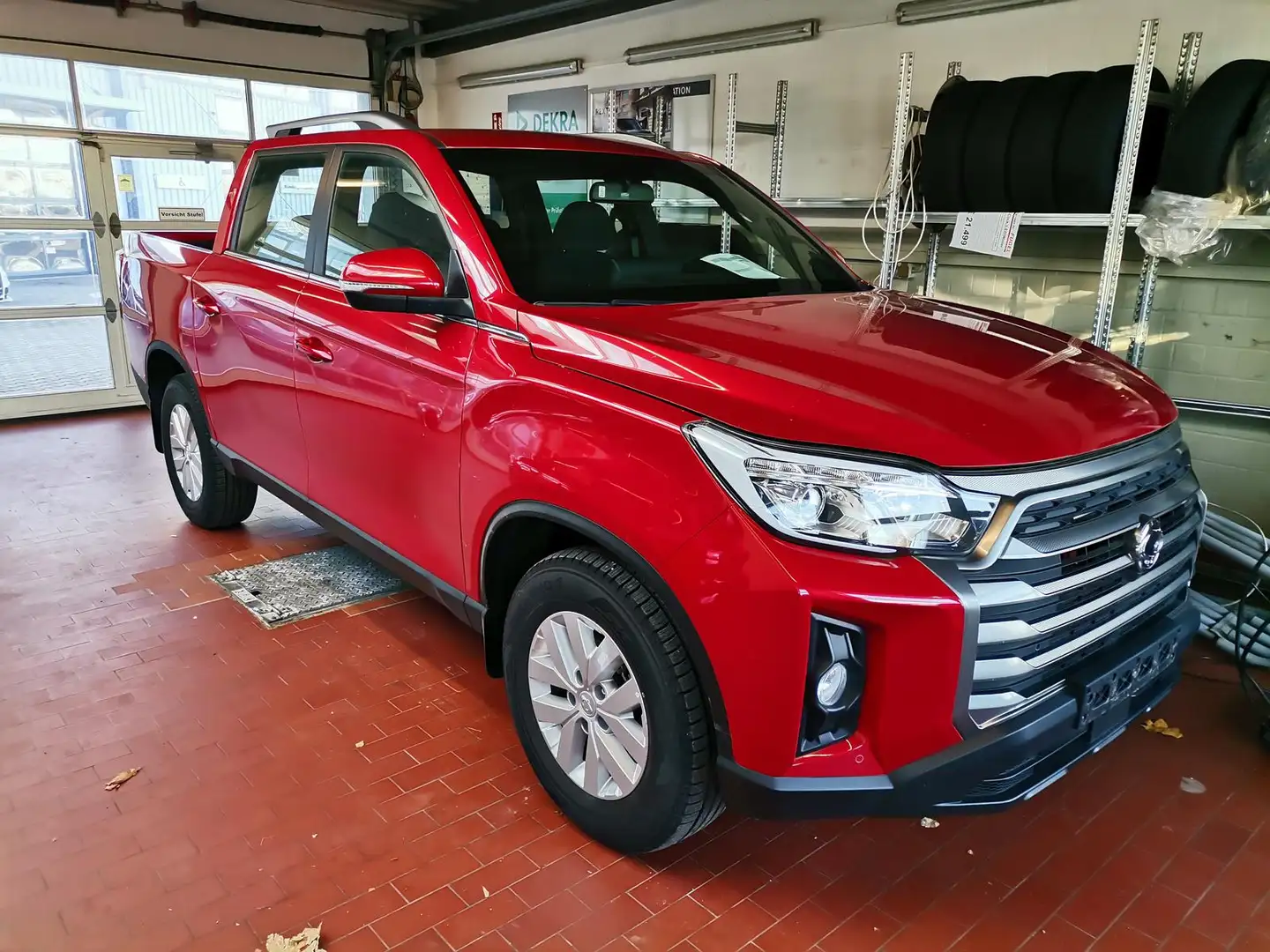 SsangYong Musso 2.2 D Quartz 4WD Navi|Lenkradh.|RFK Rot - 2