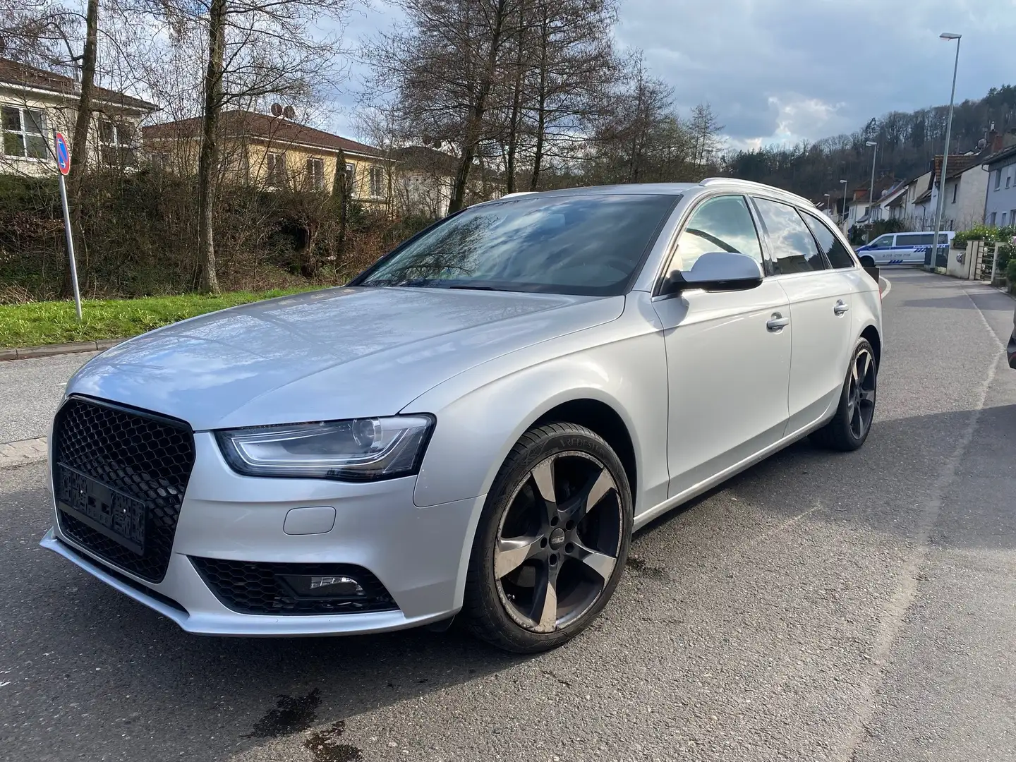 Audi A4 1.8 TFSI Tauschmotor 52T km Scheckheft Xenon SHZ Silber - 1