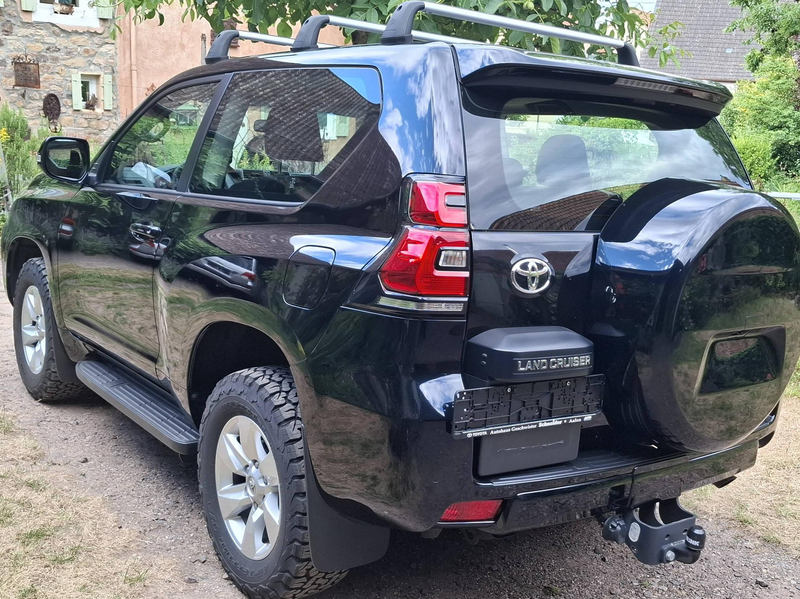 Toyota Land Cruiser 2.8 D-4D AUTOM eSD AHK ORIGINAL NUR 19 000KM! TOP! STANDHEIZUNG! — photo 3