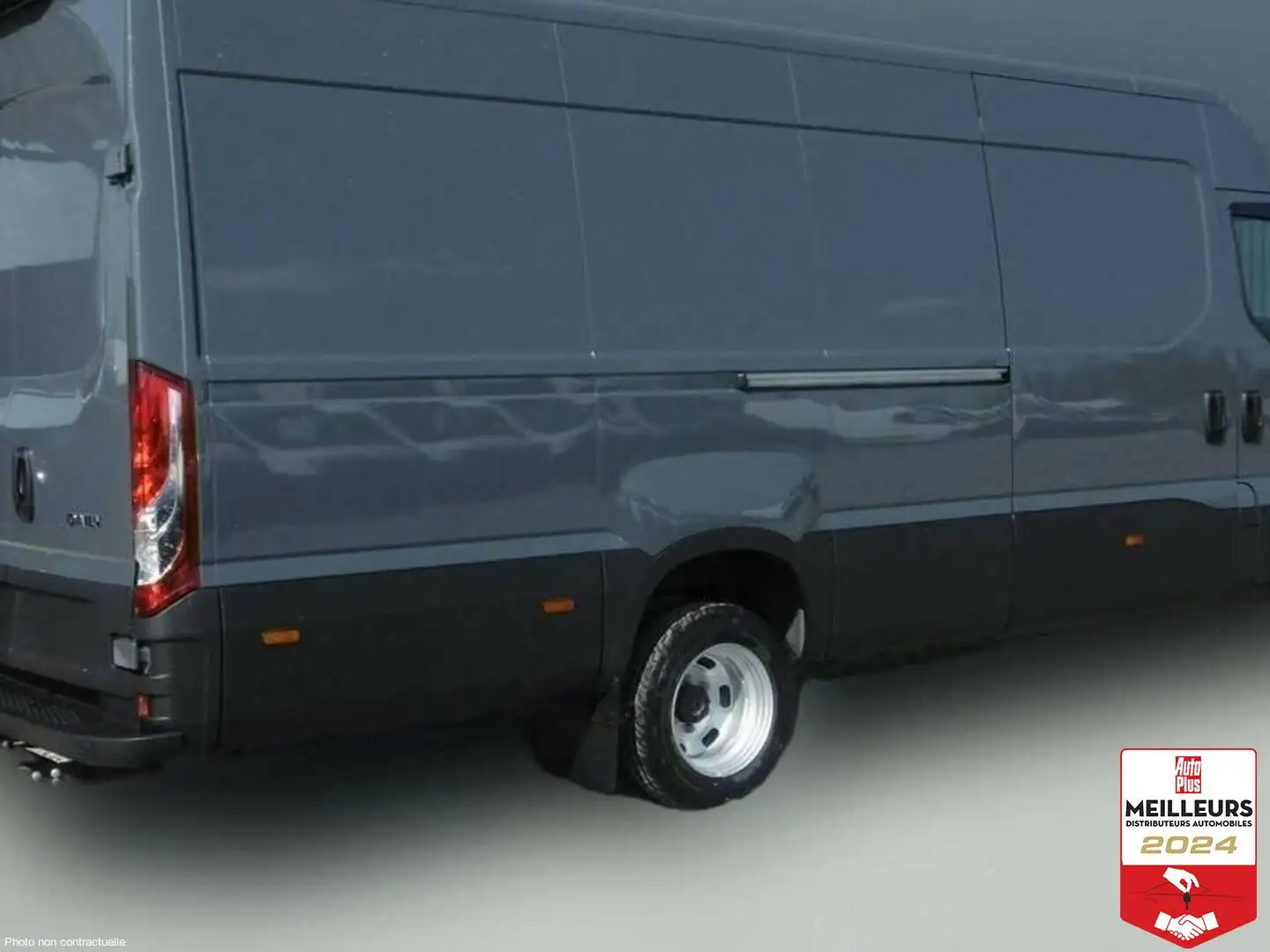 Iveco Daily Daily Fourgon 35c18 Rj Empattement 4100 H2 3.0 TD  Gris - 2