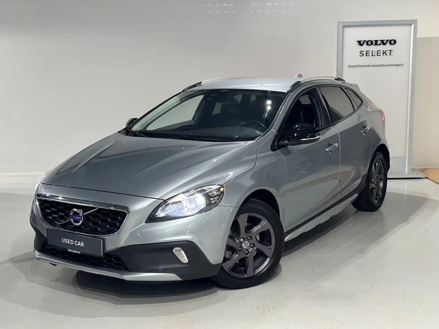 Volvo V40 Cross Country T4 Momentum Gris - 1