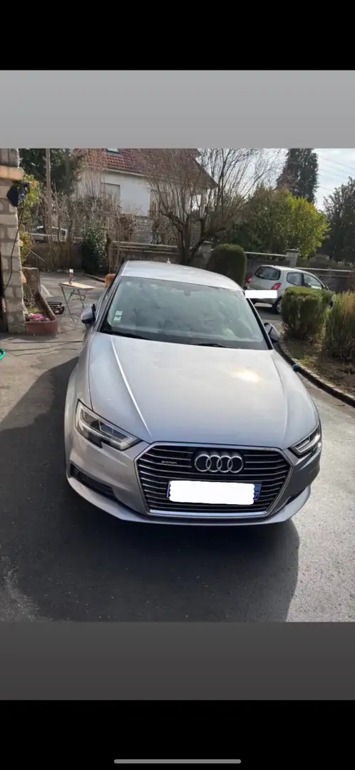 Audi A3 Sportback 1.4 TFSI e-tron 204 S tronic 6 Design Lu Argent - 2