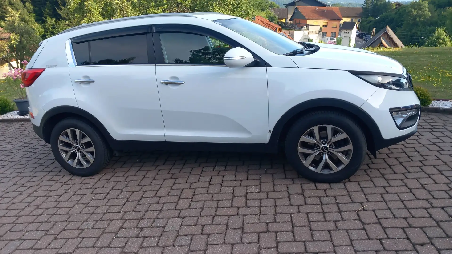 Kia Sportage Sportage Gold 1,7 CRDi 2WD Gold Weiß - 2