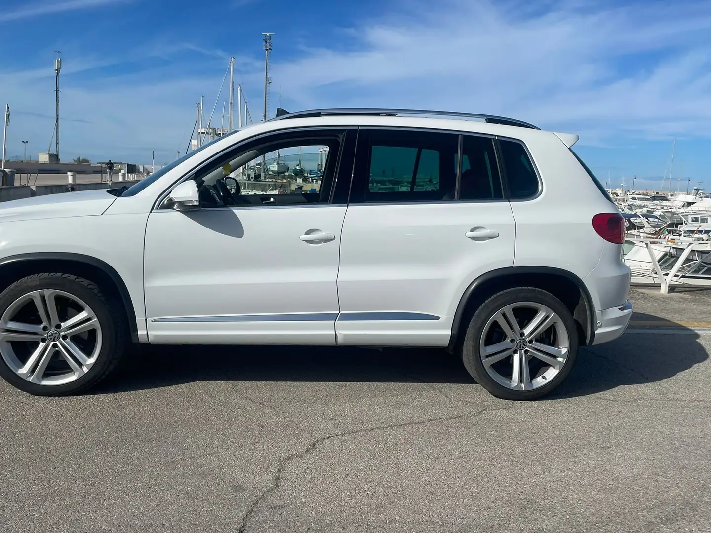 Volkswagen Tiguan 2.0 tdi bm Sport&Style 4motion 150cv - 1
