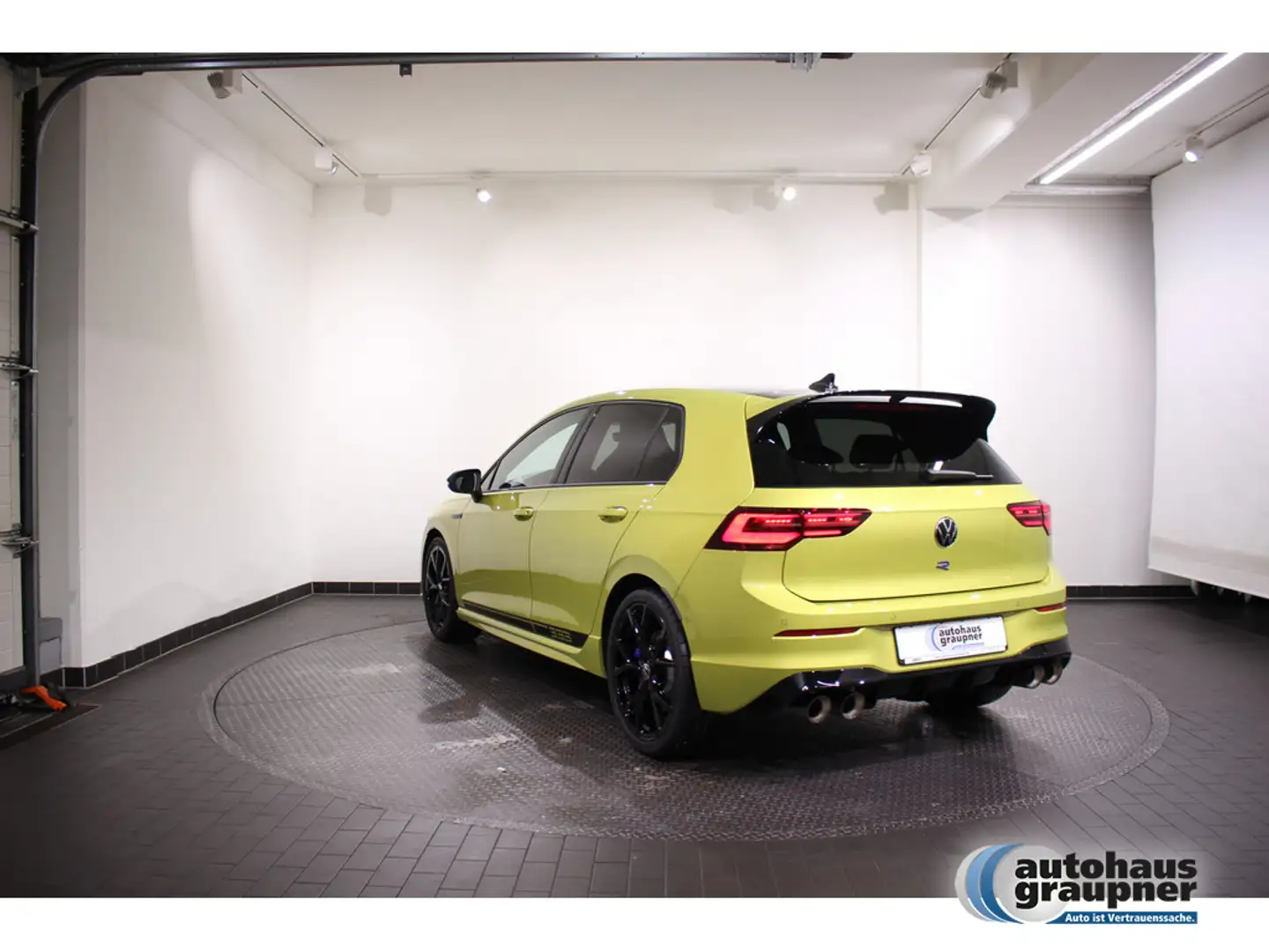 Volkswagen Golf VIII R Performance 2.0 TSI 333 PS 4MOTION DSG Gelb - 2