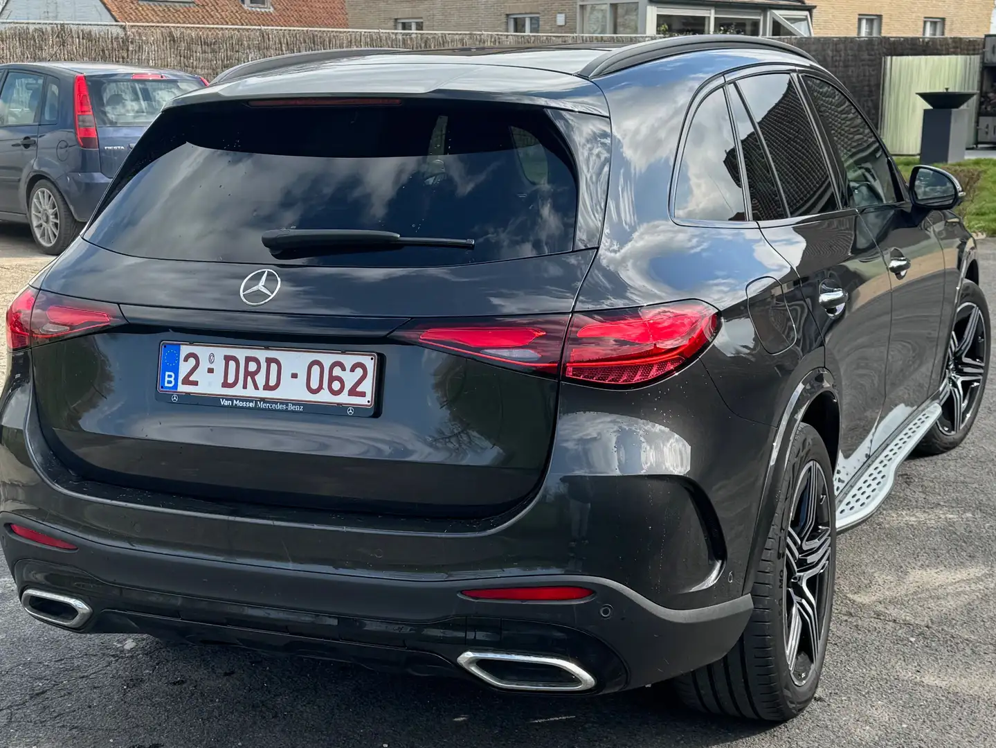 Mercedes-Benz GLC 300 GLC 300 4Matic 9G-TRONIC AMG Line Plus Gris - 2