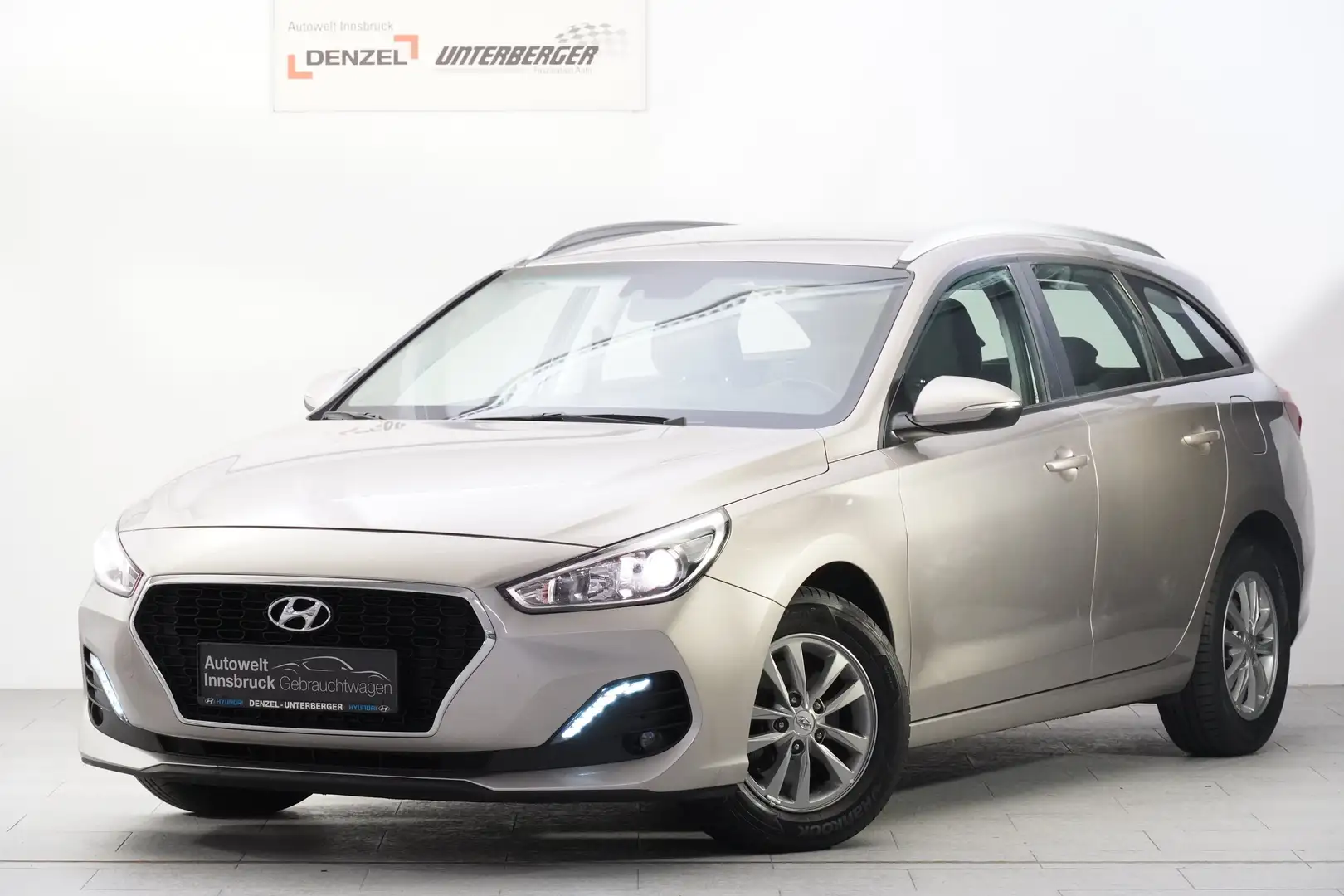 Hyundai i30 Kombi CW 1,6 CRDi Level 3 Bianco - 1
