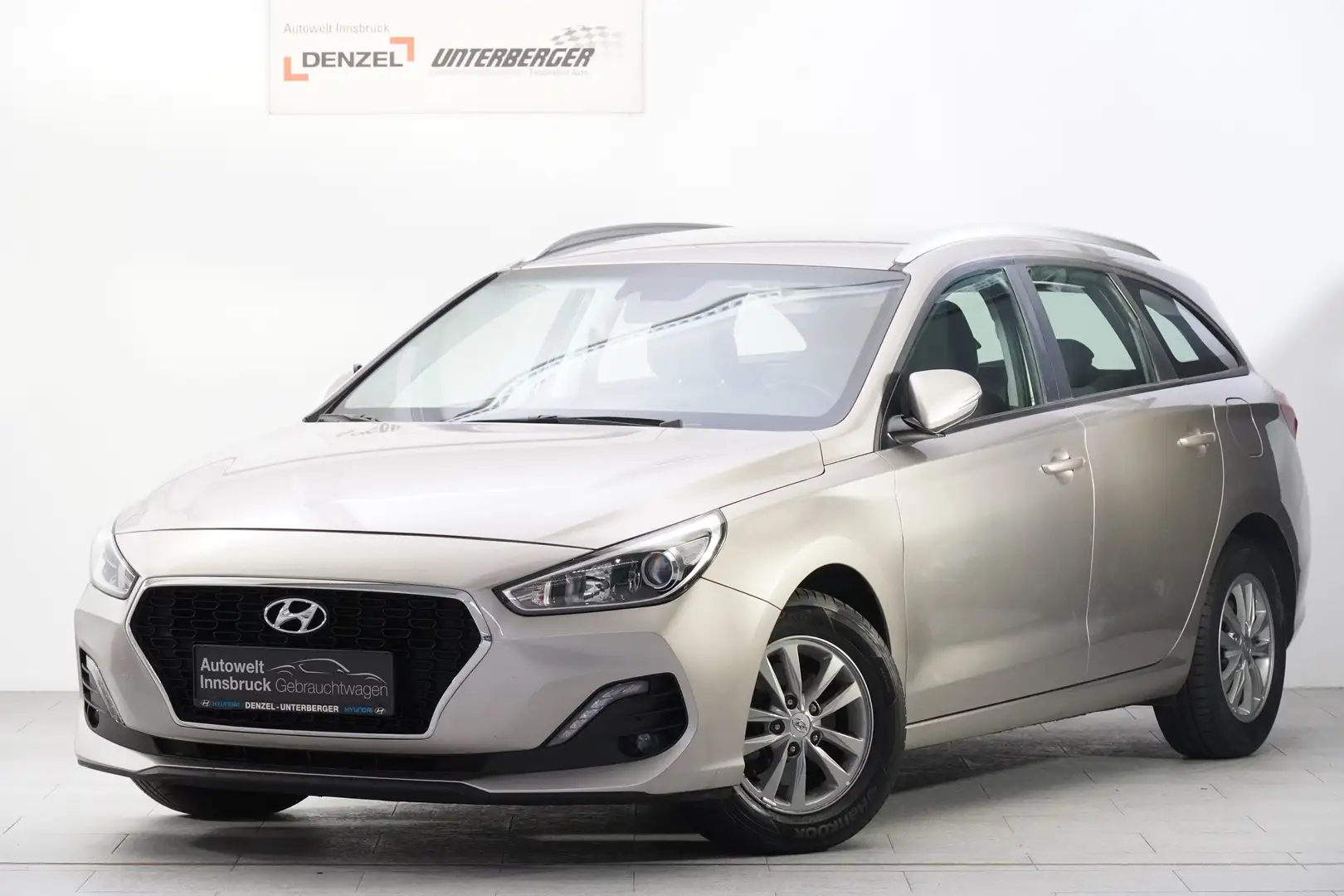 Hyundai i30 Kombi CW 1,6 CRDi Level 3 Bianco - 2