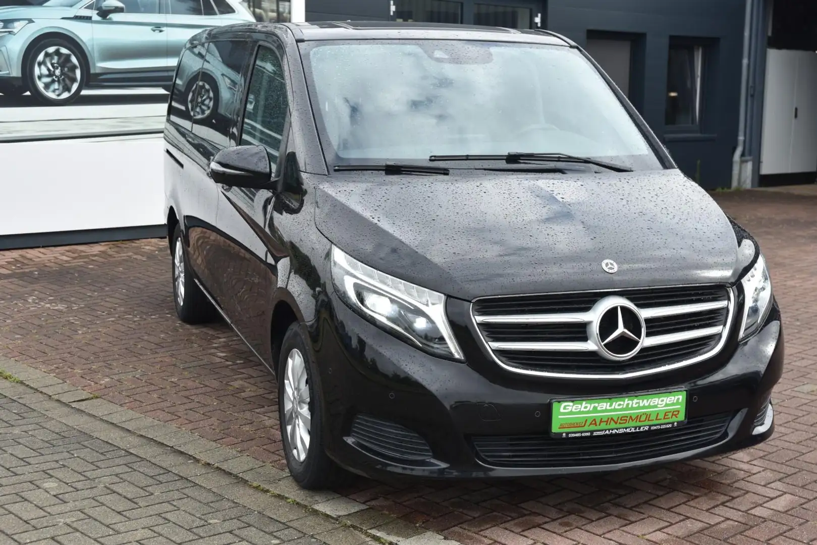 Mercedes-Benz V 200 V220 2.1CDI KAT*Navi*LED*8-Sitzer*Parksystem*uvm Noir - 1