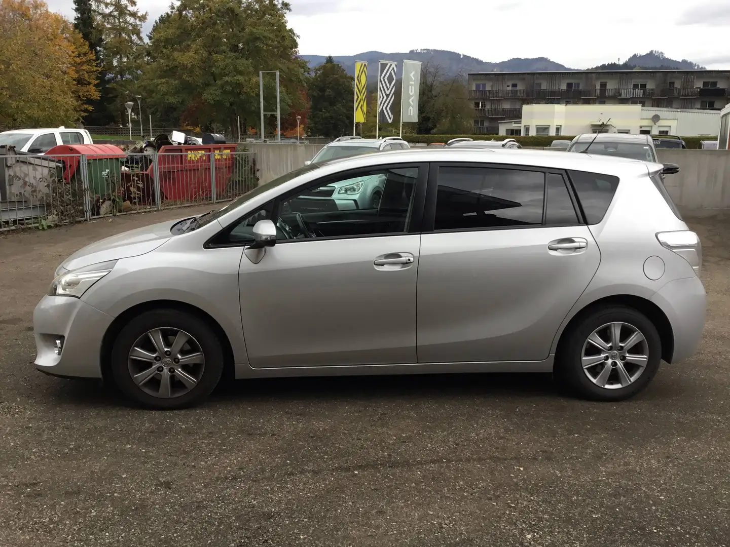 Toyota Verso 1,6 D-4D Active 5-Sitzer - 2