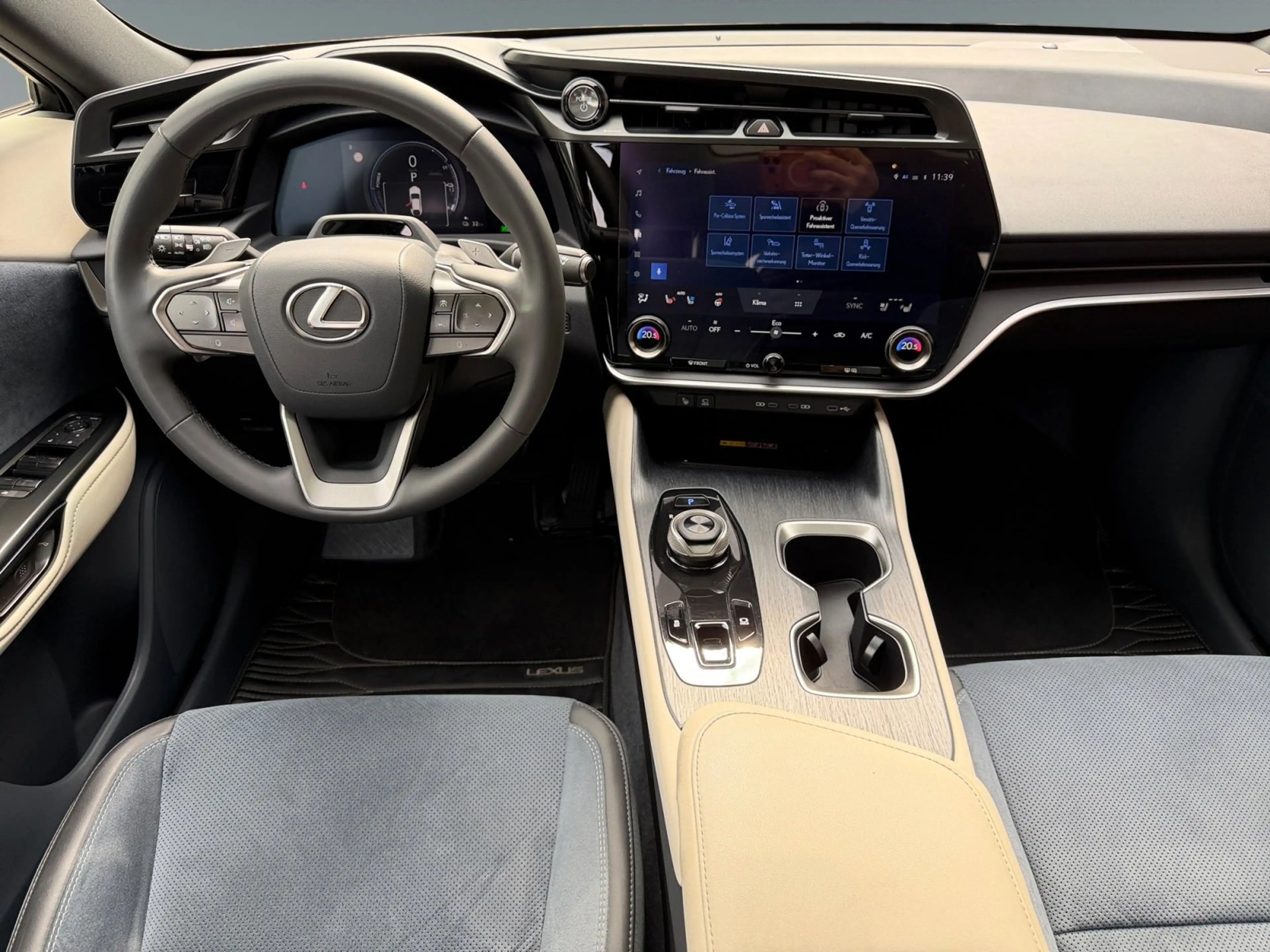 Lexus RZ 450e Luxury Line +Voll+Pano+Design+360+HeadUp+ — photo 11
