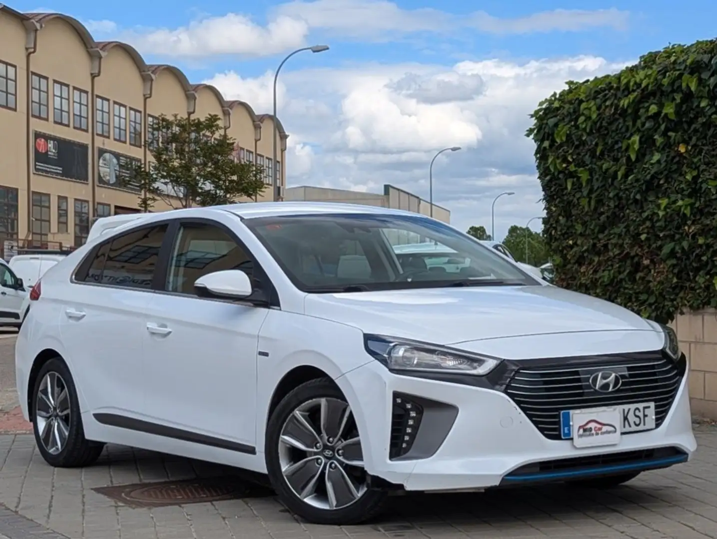 Hyundai IONIQ HEV 1.6 GDI Tecno Blanco - 2
