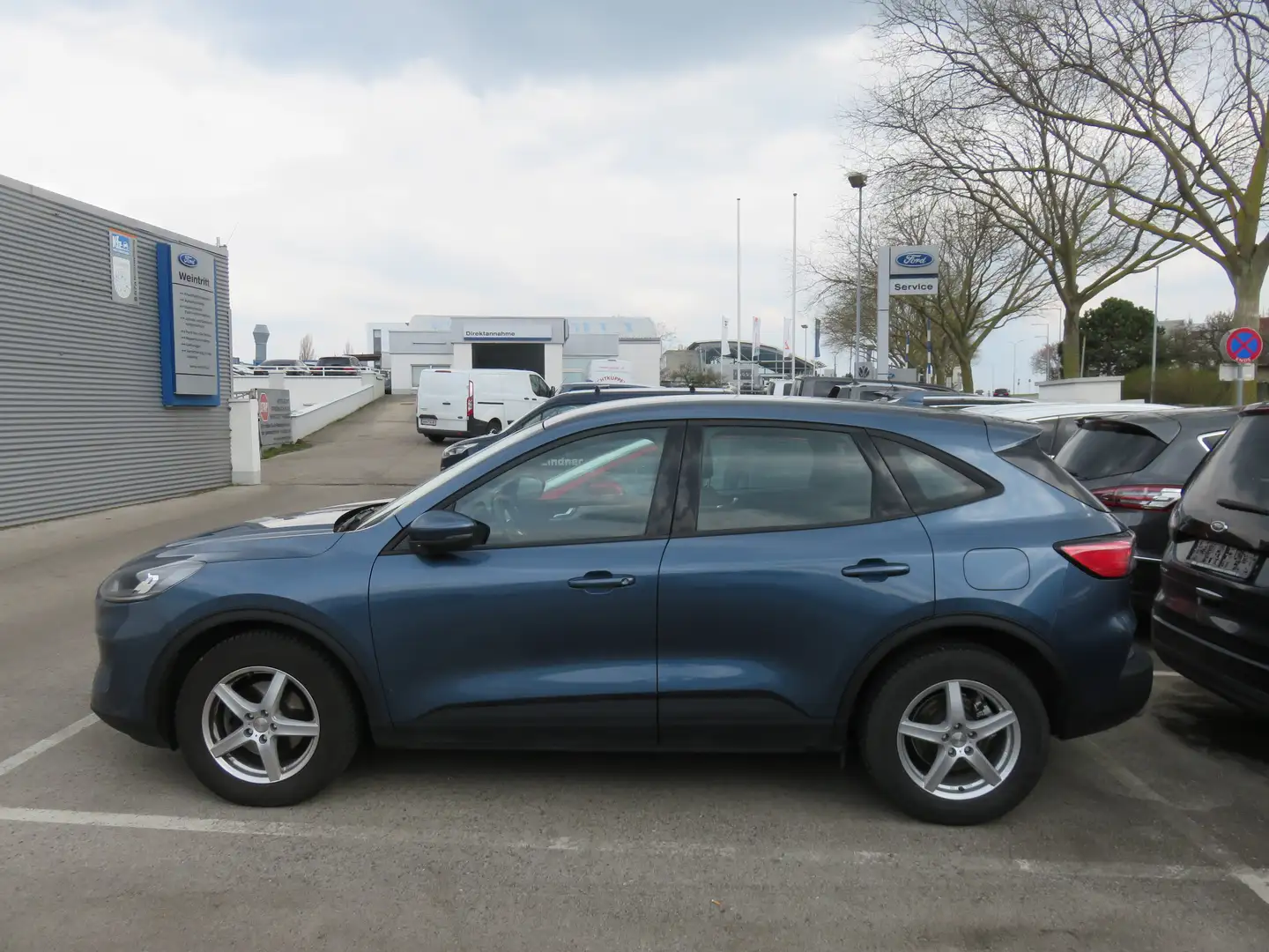 Ford Kuga 1,5 EcoBlue Cool & Connect Blau - 2