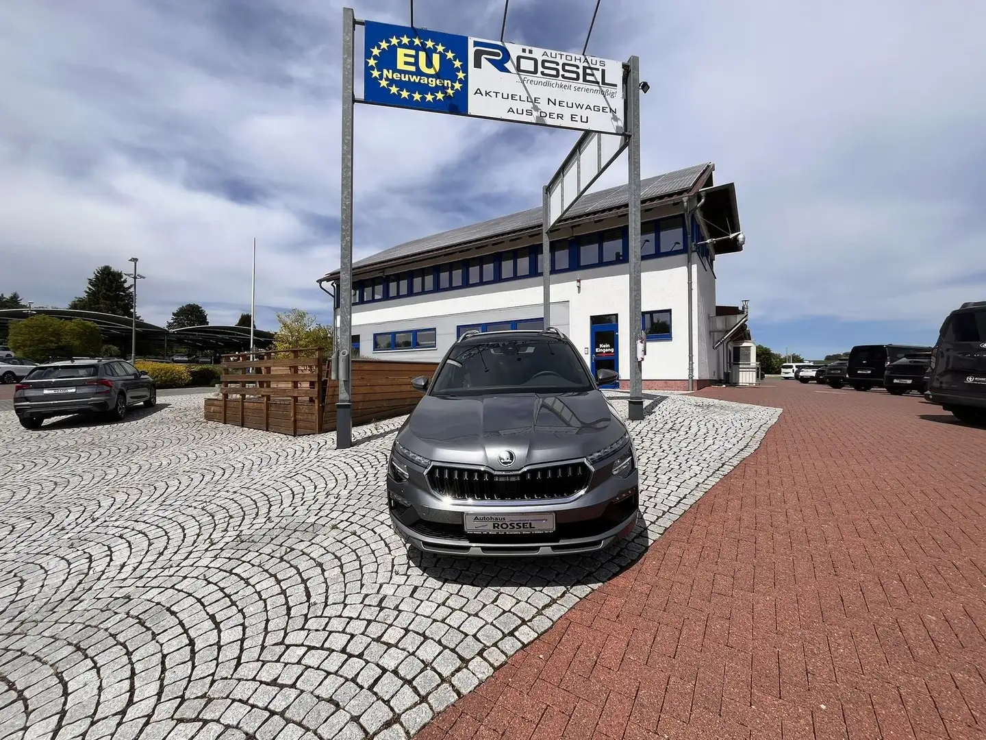 Skoda Kamiq 1,5 TSI DSG Top Selection 17" Alu LED Grijs - 1