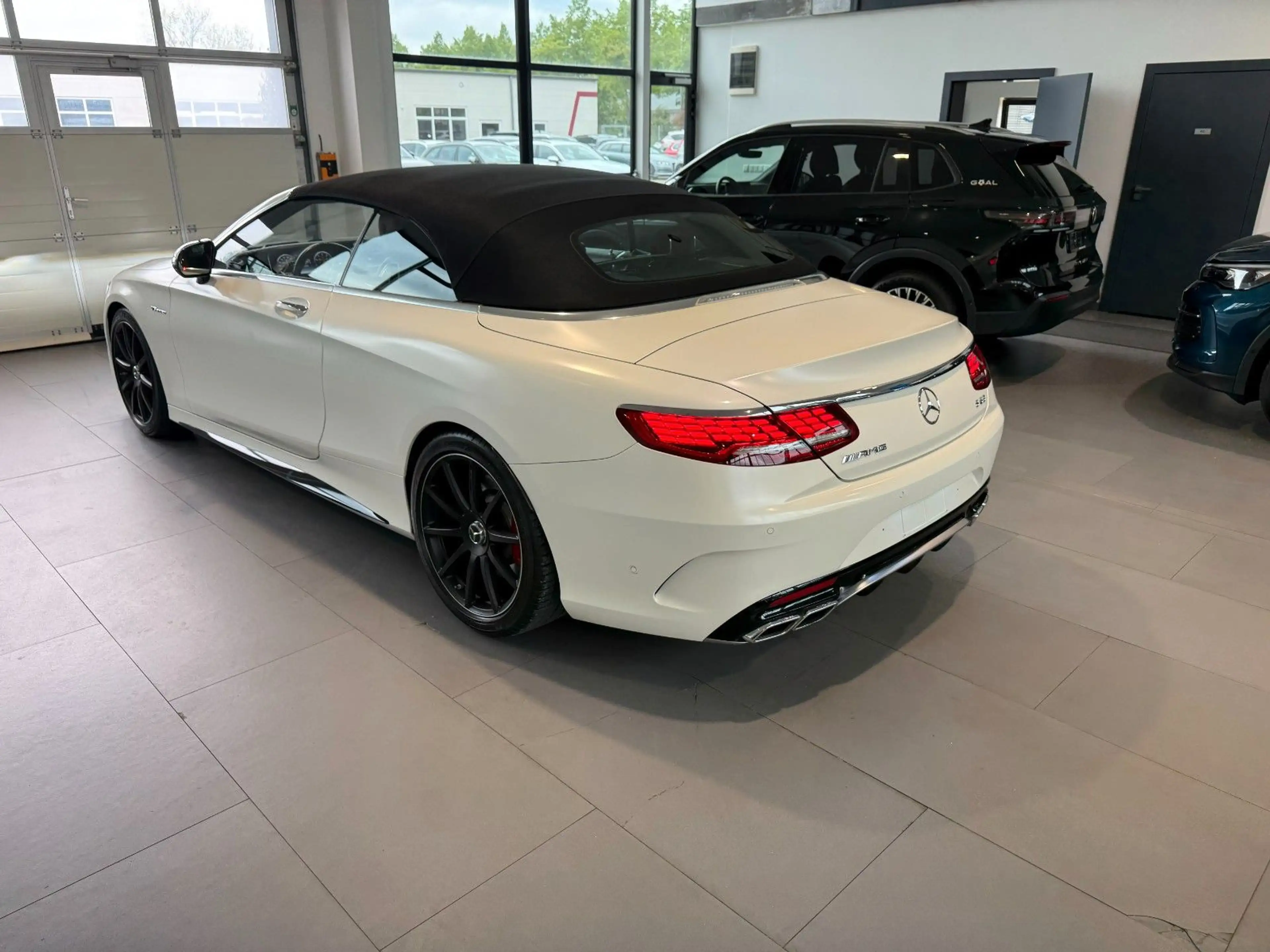 Mercedes-Benz S 63 AMG S Cabriolet S 4Matic BURMESTER/W.SCREEN — photo 4