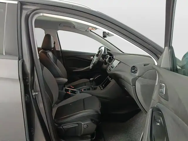 Opel Grandland X view 11