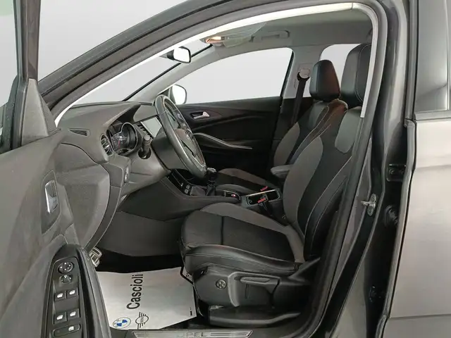 Opel Grandland X view 8
