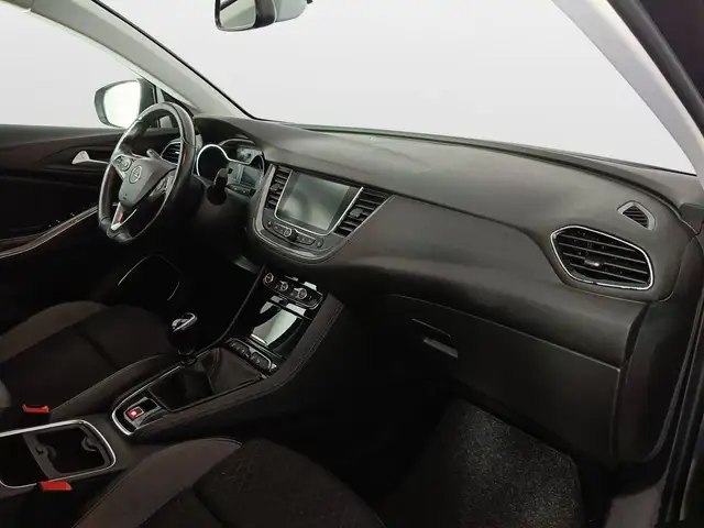 Opel Grandland X view 10