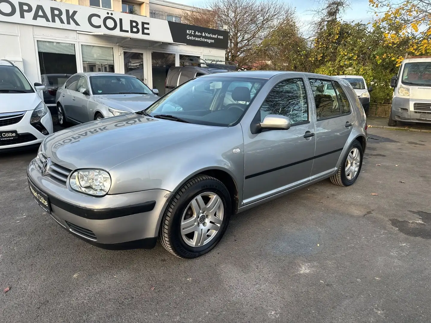 Volkswagen Golf 1.4 Special Grau - 1