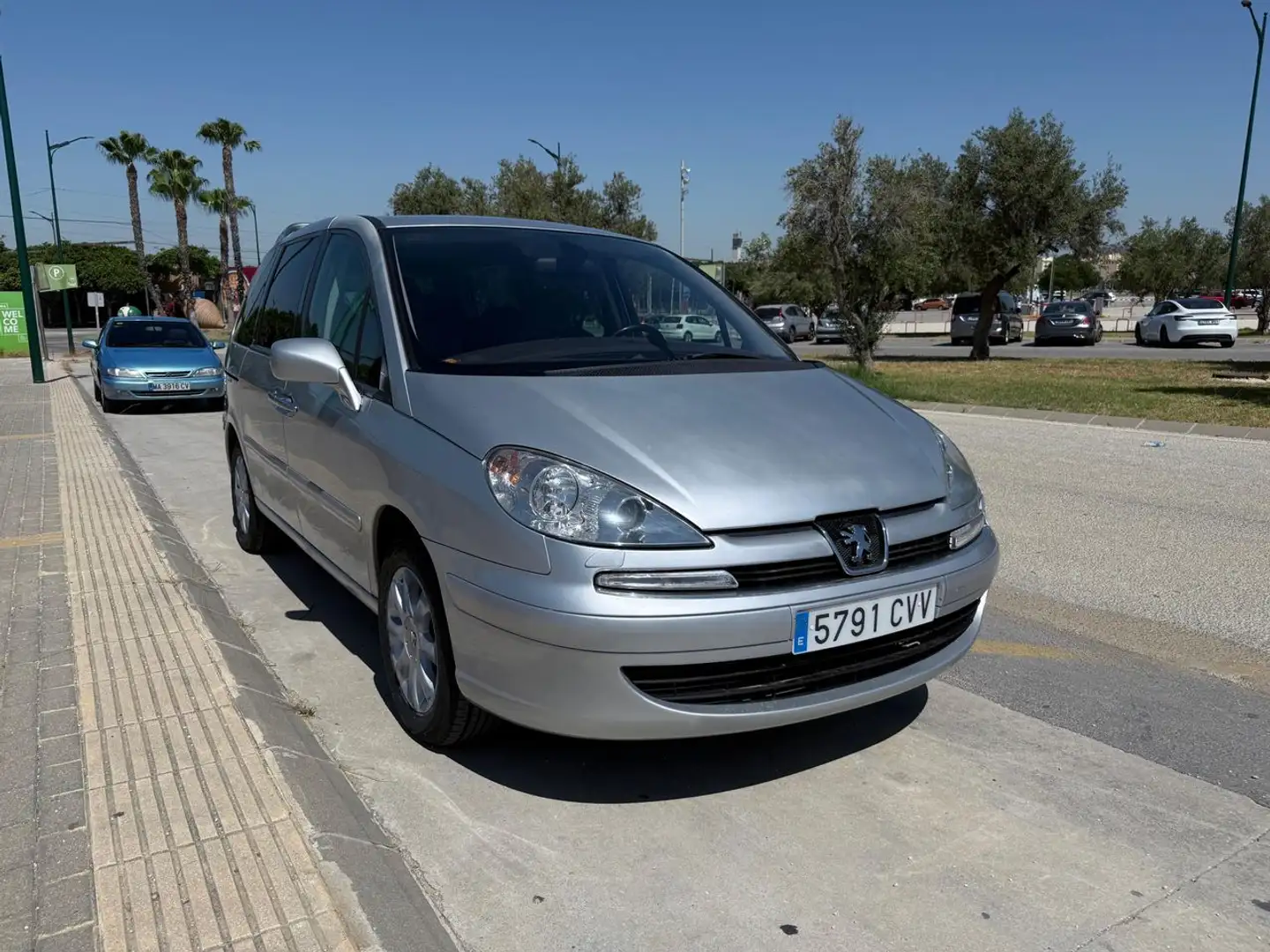 Peugeot 807 2.2 HDI 130 CV SEIS VELOCIDADES Gris - 1