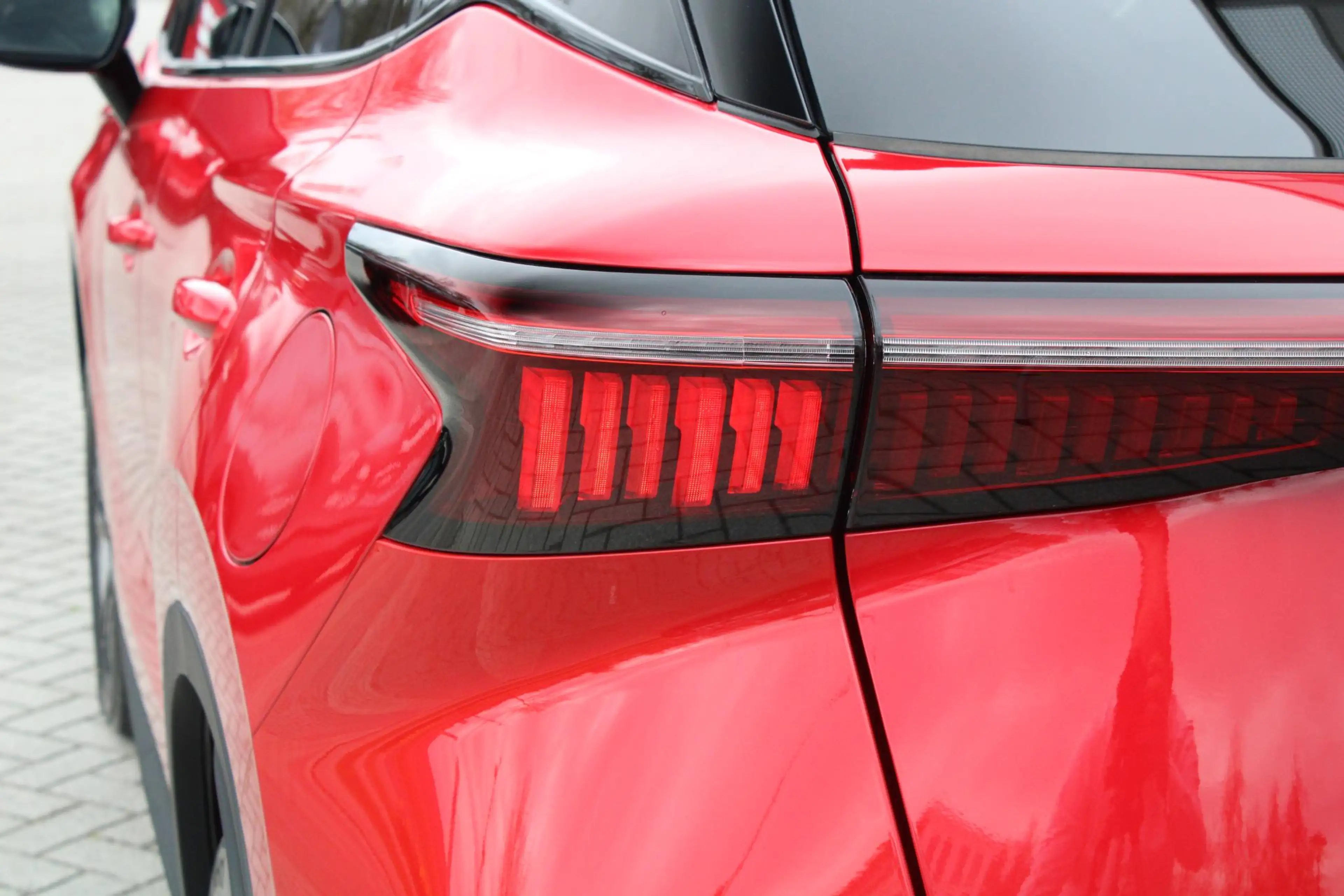 Omoda 5 1.6 T-GDi SHS-H Premium Bloodstone Red — photo 14