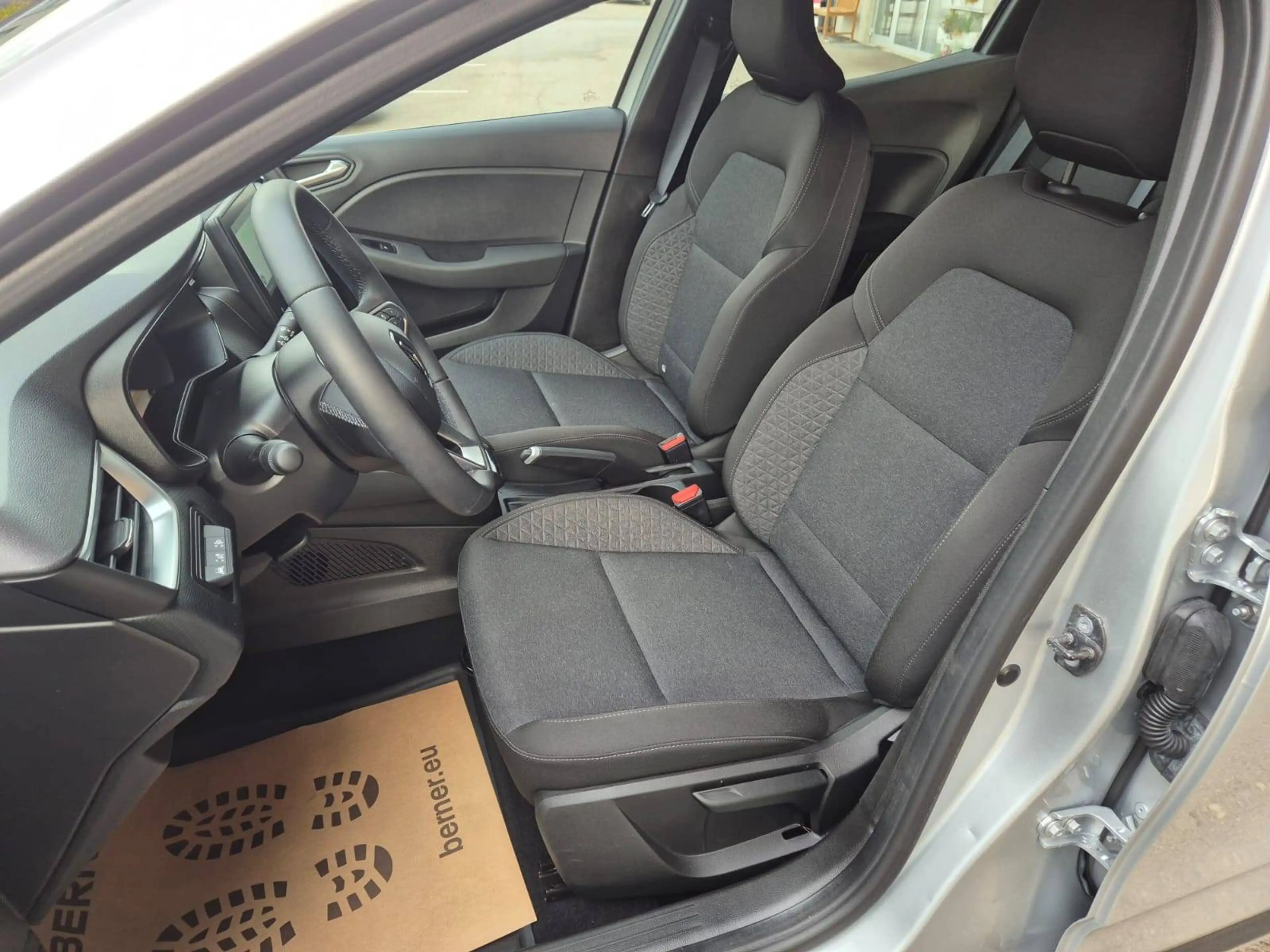 Renault Clio Equilibre — photo 13