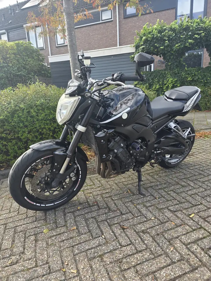 Yamaha FZ 1