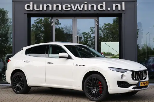 Maserati Levante 3.0 V6 S GranLusso AWD *Luchtvering*Sportuitlaat*P